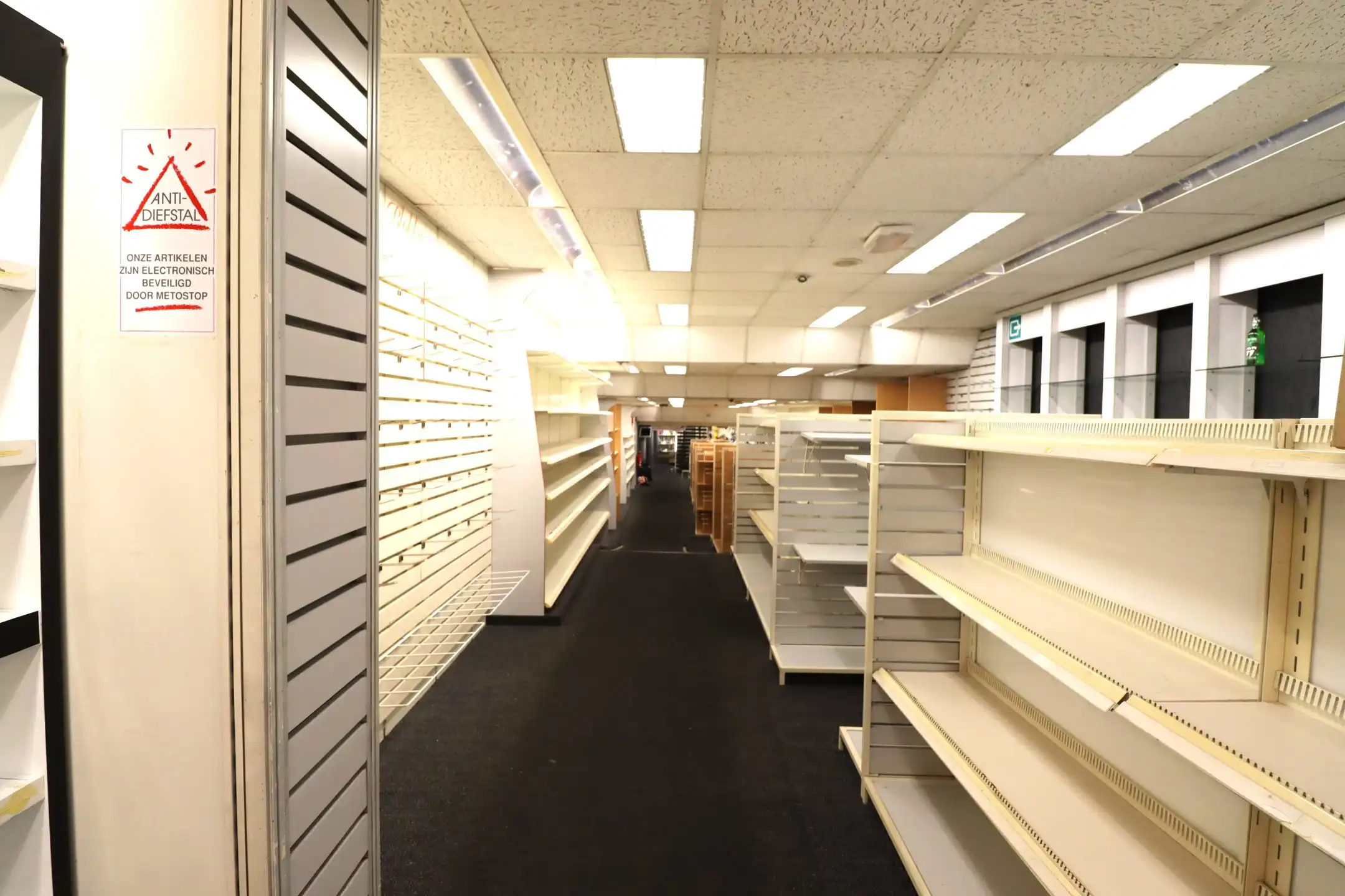 Ruim handelspand 888m² foto 13