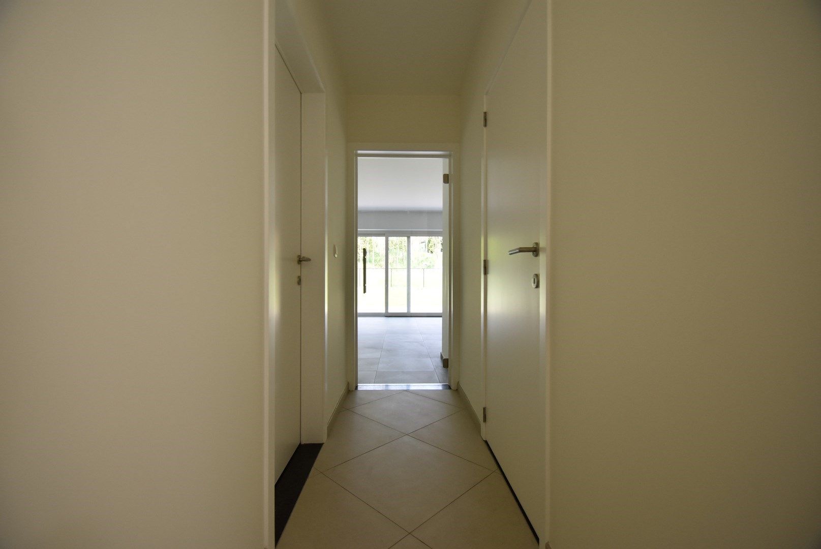 Zeer degelijk gebouwde ruime nieuwbouwwoning met inpandige garage en tuin op 4a81ca,  foto 5
