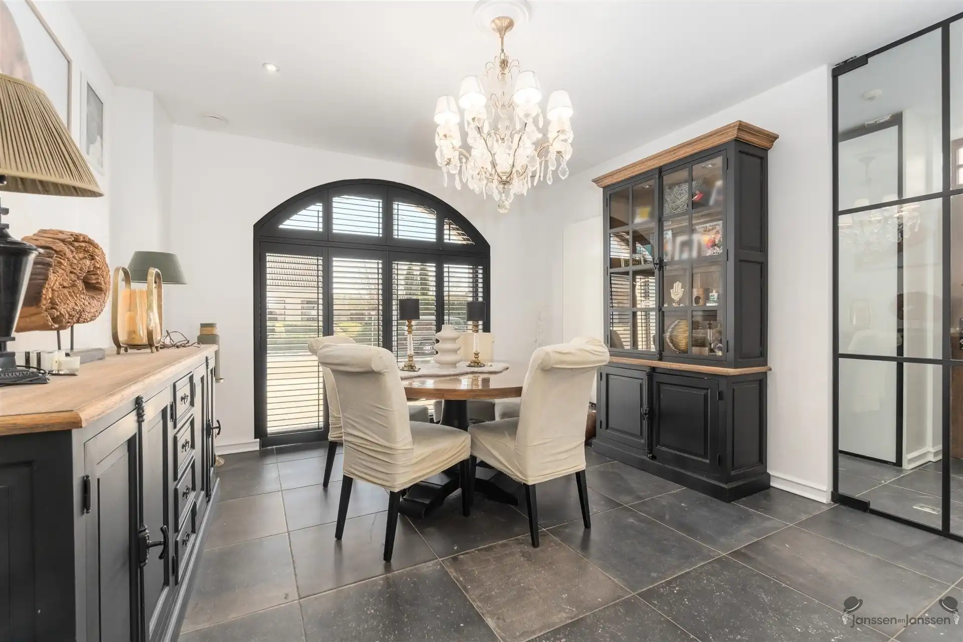 INSTELPRIJS - Prachtige moderne pastoriewoning met luxe afwerking, 3 slaapkamers en grote tuin op 13 are foto 4