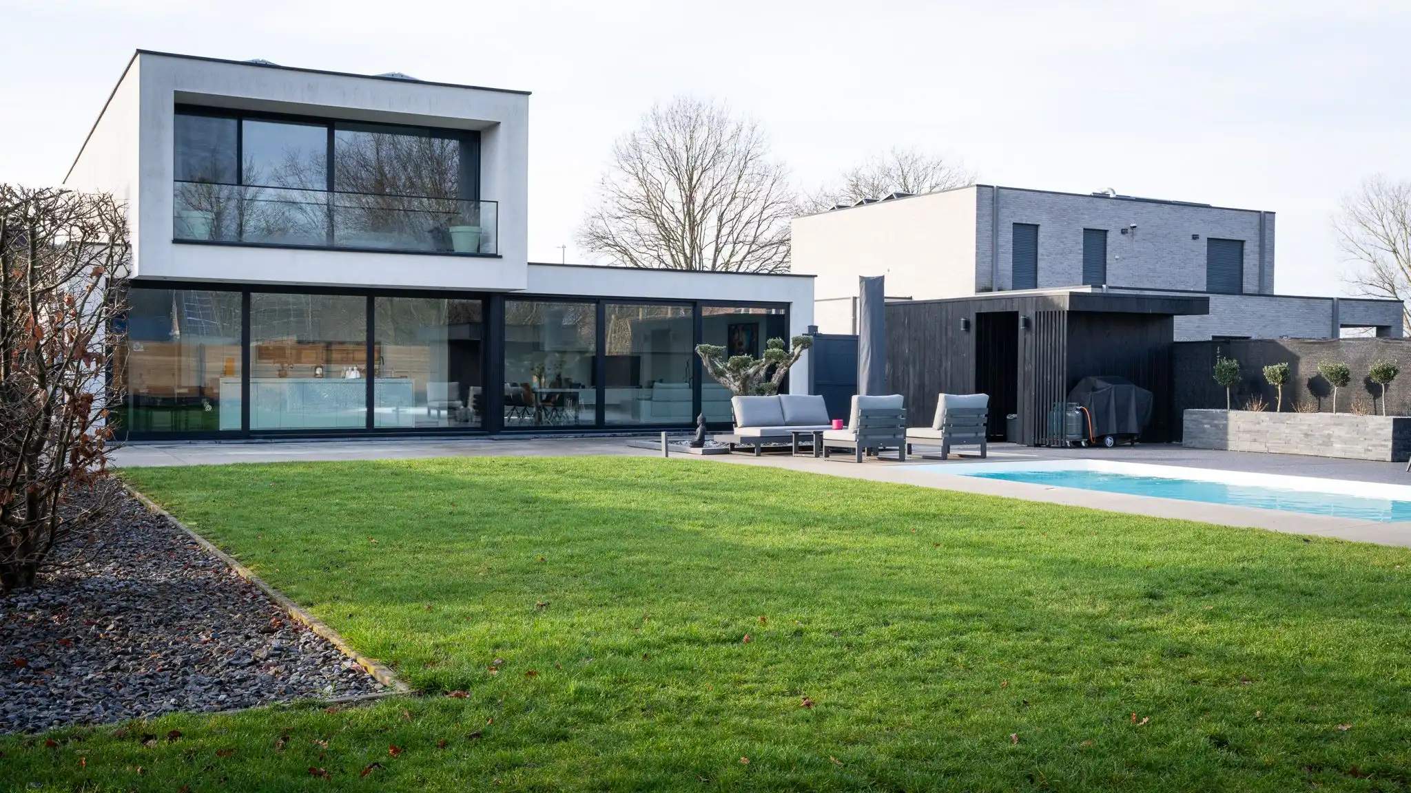 Moderne, stijlvolle villa met private praktijkruimte foto 30