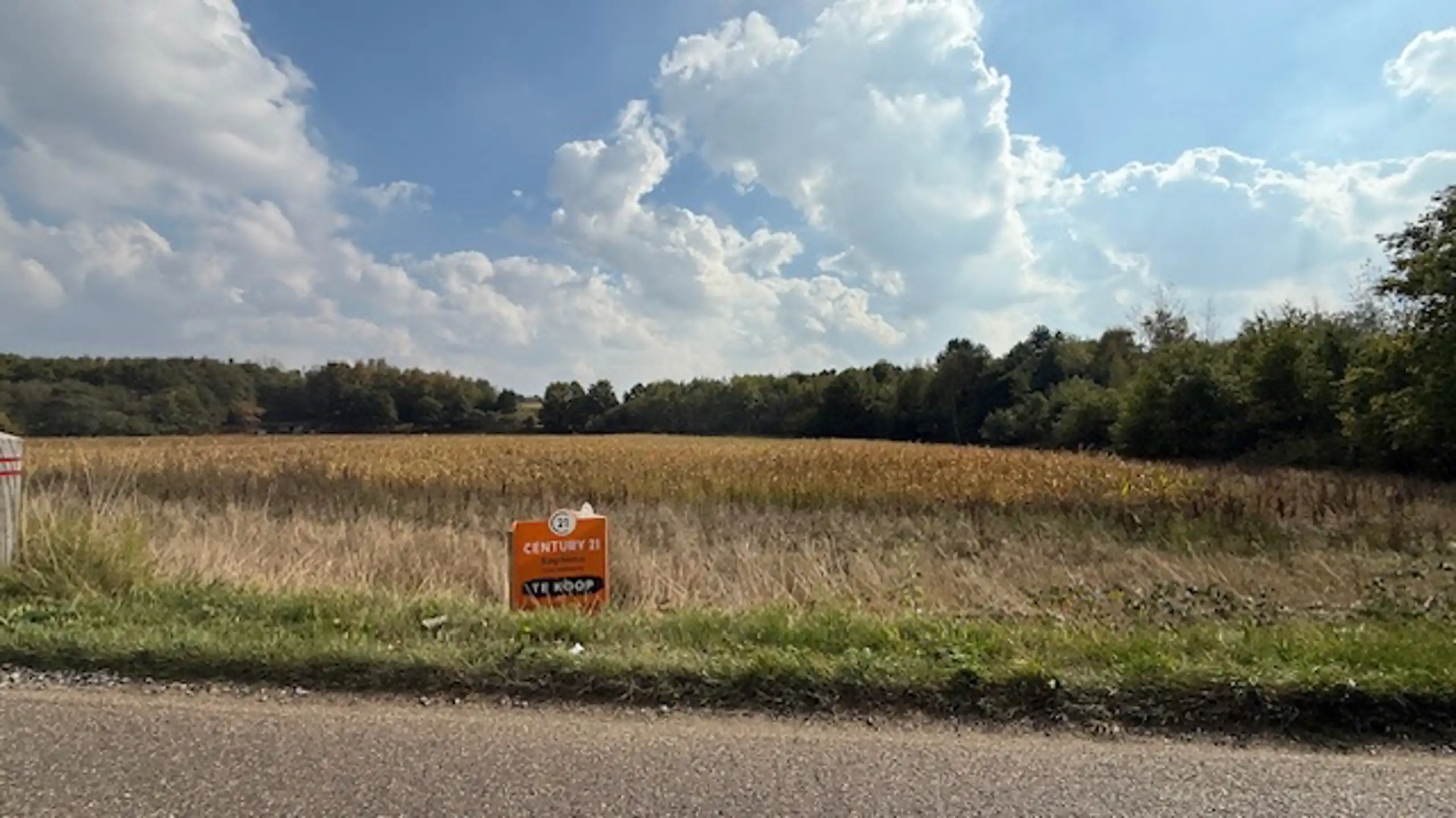 Landbouwgrond op prachtige locatie foto 2