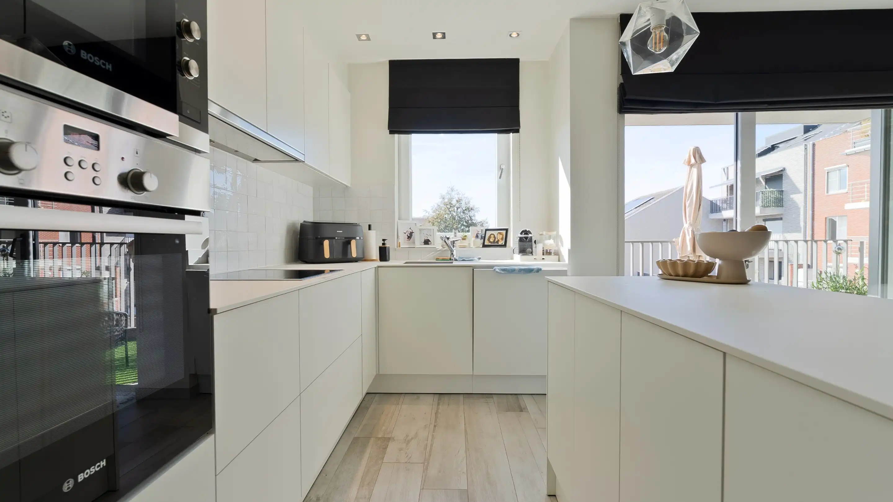 Gezellig en lichtrijk 2-slaapkamerappartement met ruim terras en garagebox foto 5