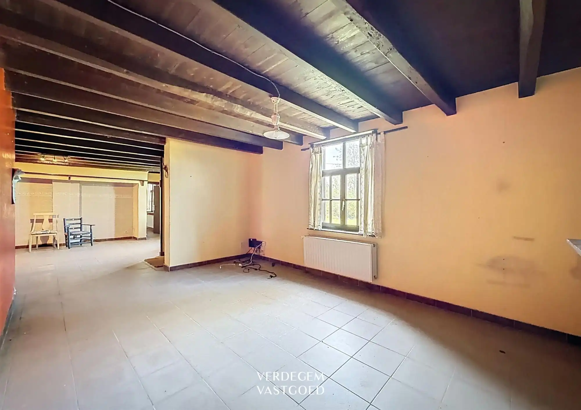 Te renoveren hoeve met schuur op een terrein van 1.634m² foto 6