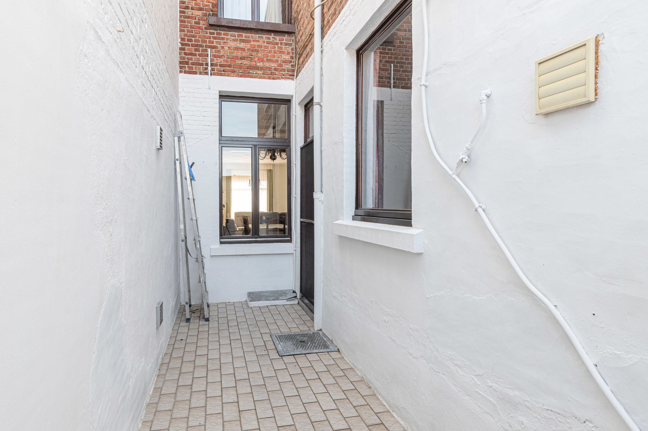 Verzorgde woning met zicht op het water foto 9