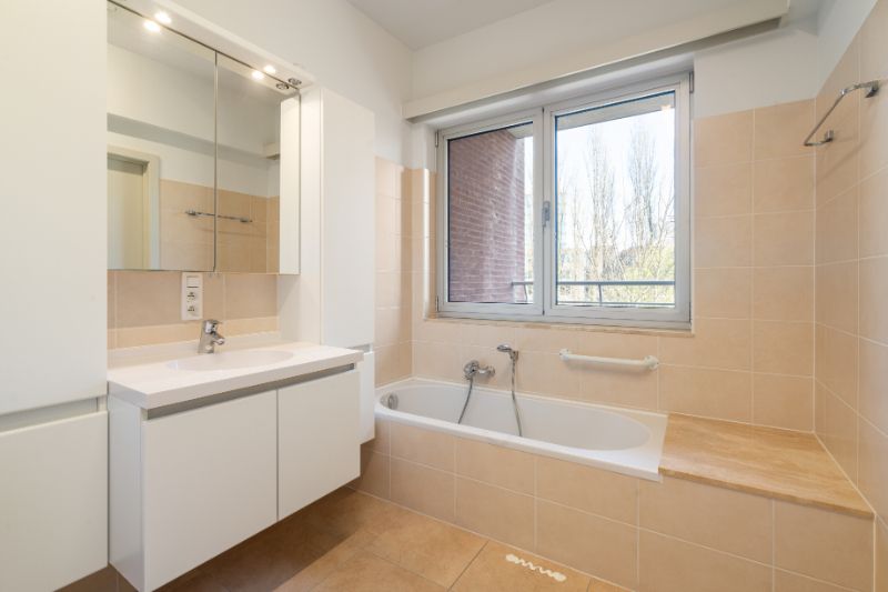 --- NIEUW --- Zeer ruim, energiezuinig appartement met mooi zicht op de Schelde. foto 18