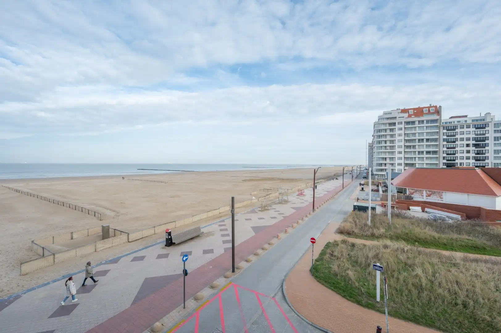 Prachtig hoekappartement te huur op de zeedijk in Duinbergen met frontaal zeezicht foto 5