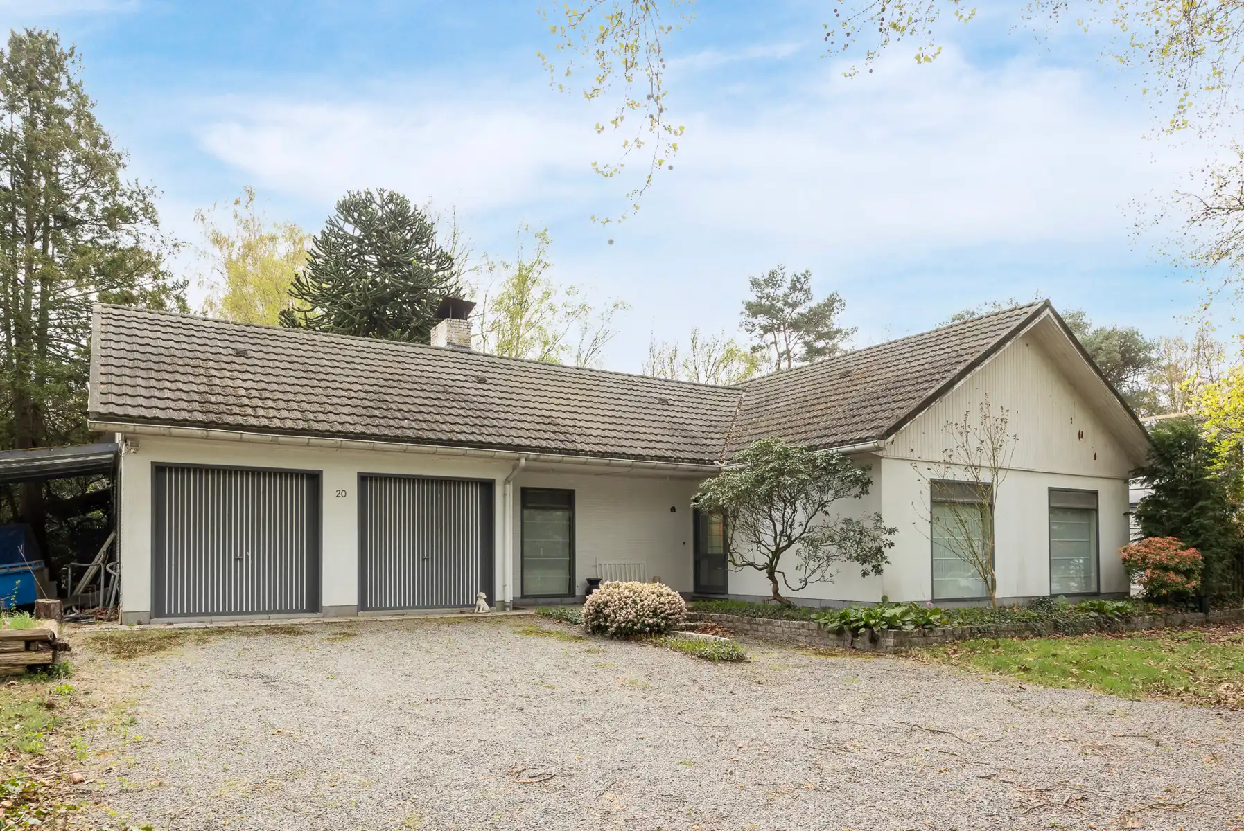 Hoofdfoto van de publicatie: Te renoveren woning met 2 slpk op 1.473m² te Koningshof