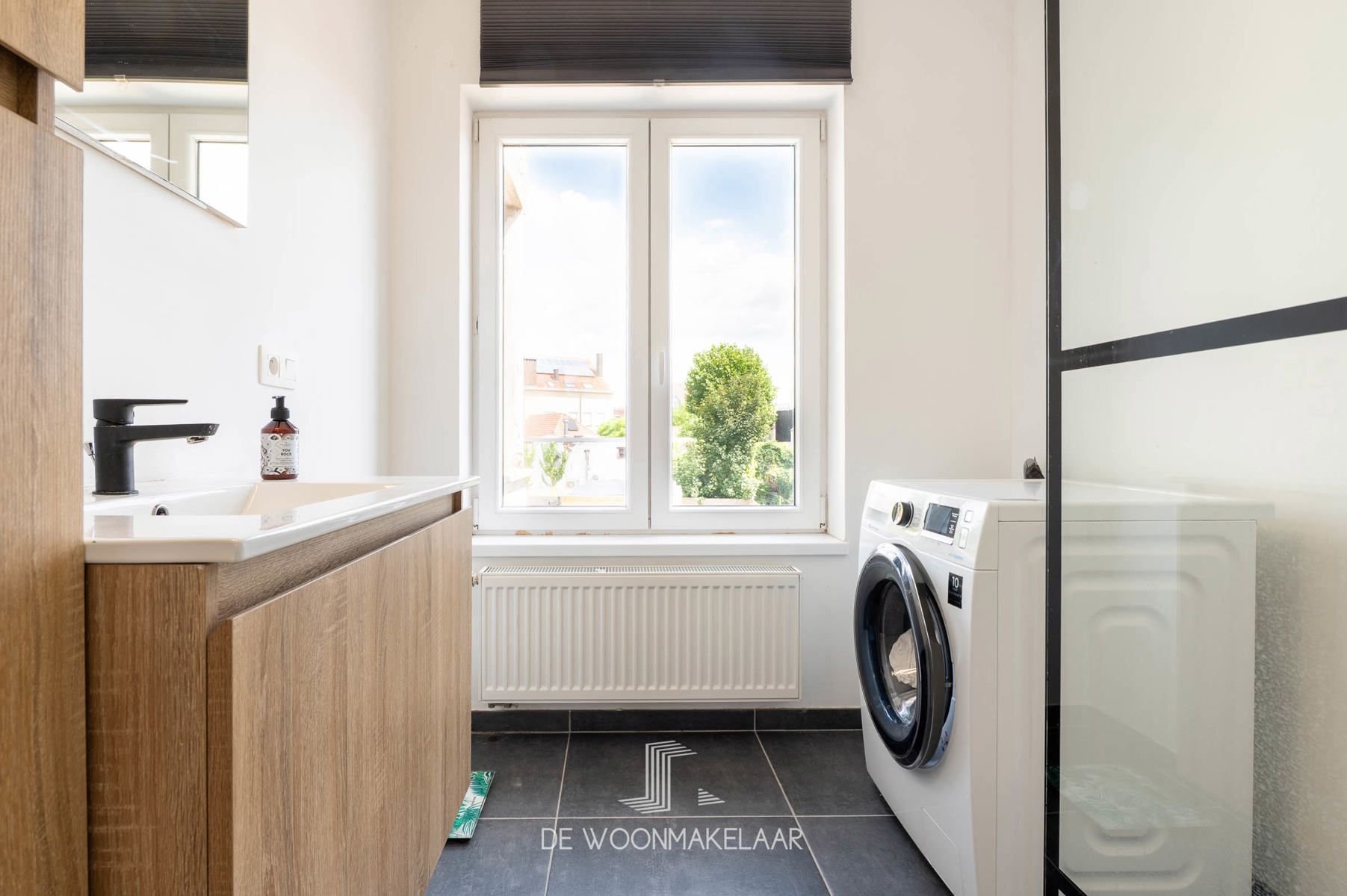 Gerenoveerd app met 2 slaapkamers en terras in hartje Niel foto 9