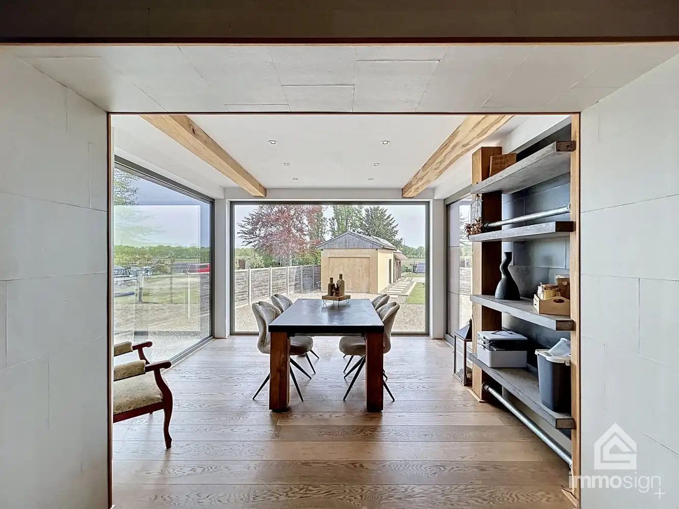 Ruime gezinswoning met drie slaapkamers te Opitter! foto 3