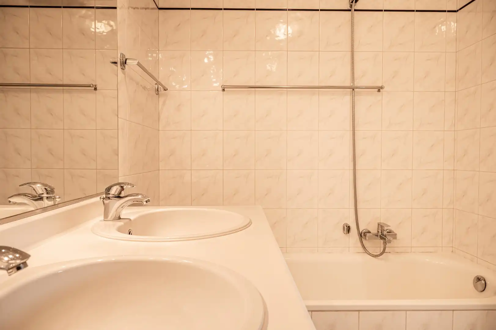 Ideaal gelegen gelijkvloers appartement met garage foto 9