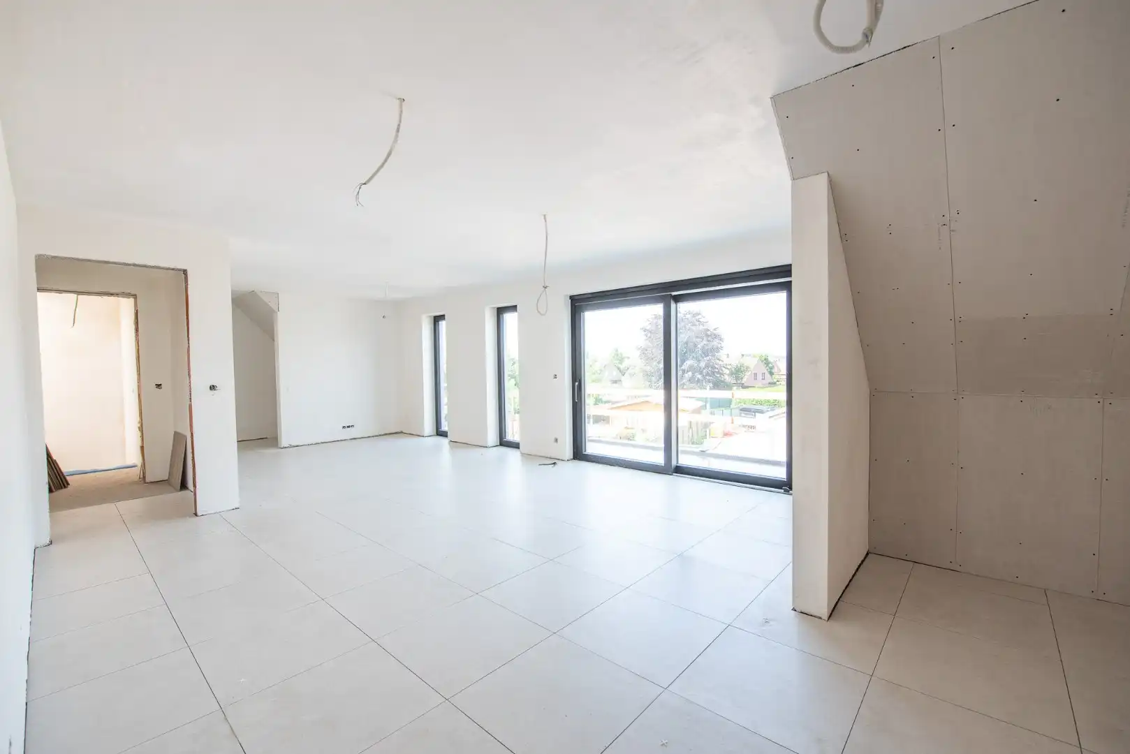 Te koop: Centraal gelegen appartement met 2 slaapkamers en groot zonneterras in Waregem. foto 3