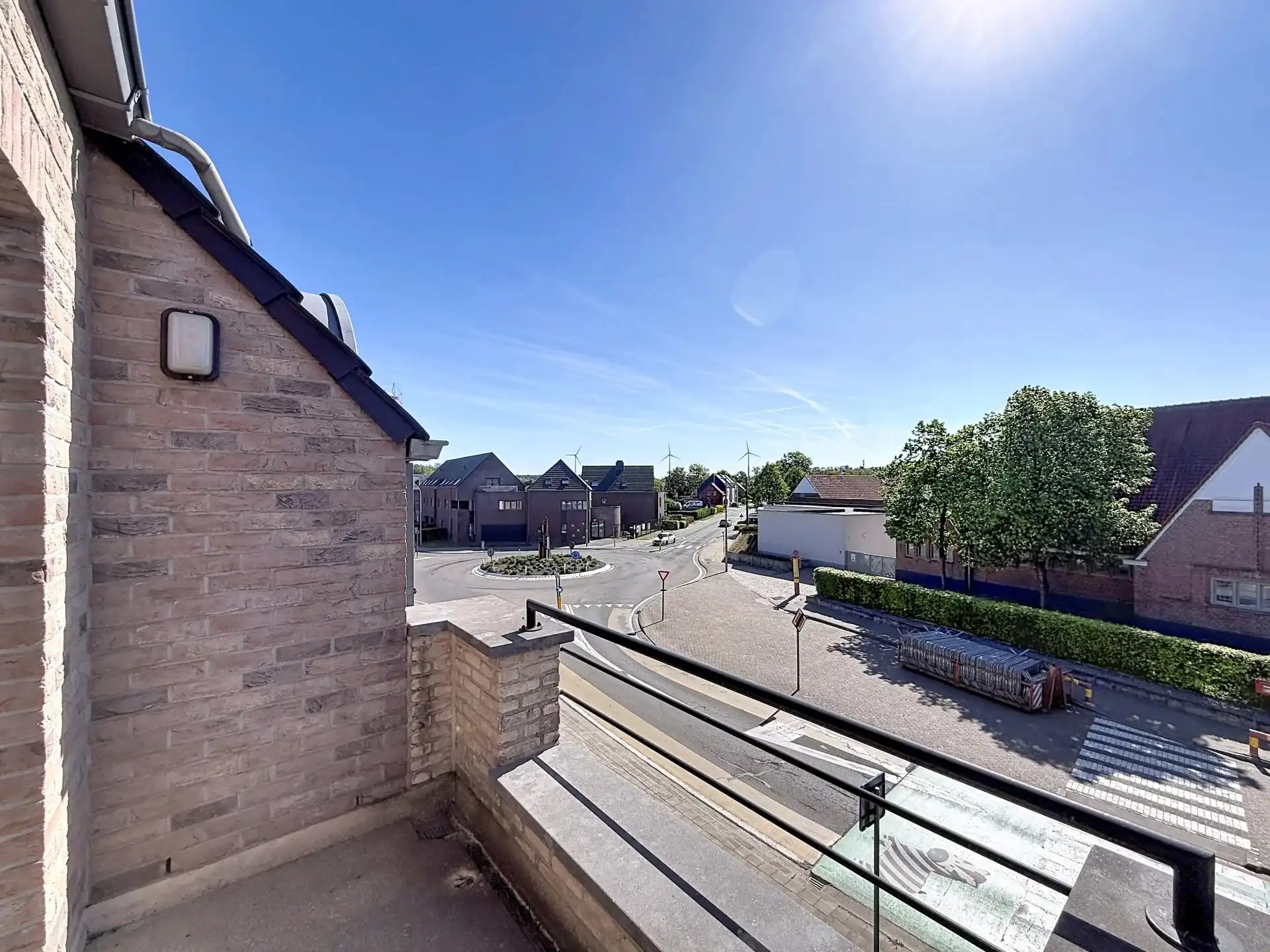 Duplex appartement met 2 slaapkamers, 2 terrassen en ondergrondse staanplaats en berging. foto 11