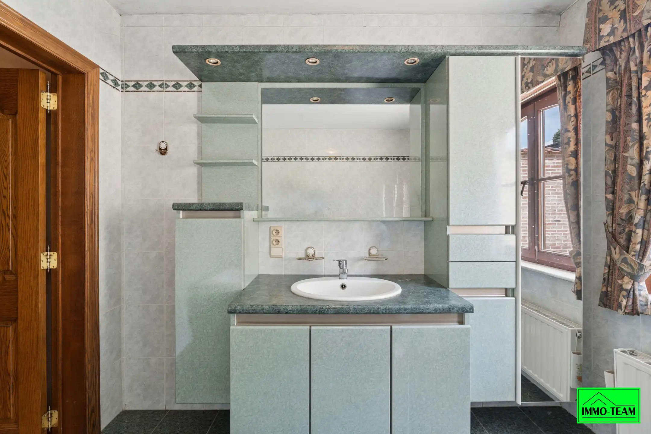 Gezellige 3-gevelwoning nabij dorpskern Iddergem foto 11