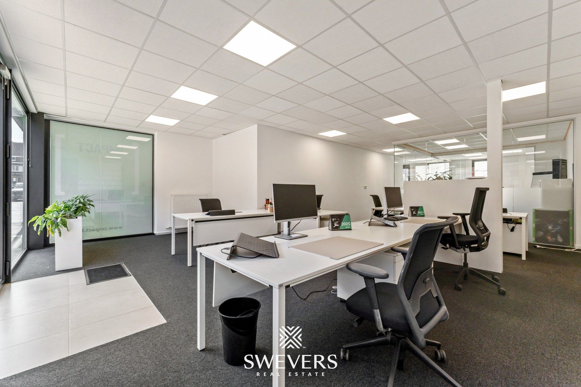 Instapklaar handelspand van 127 m² op toplocatie in Beringen foto 7