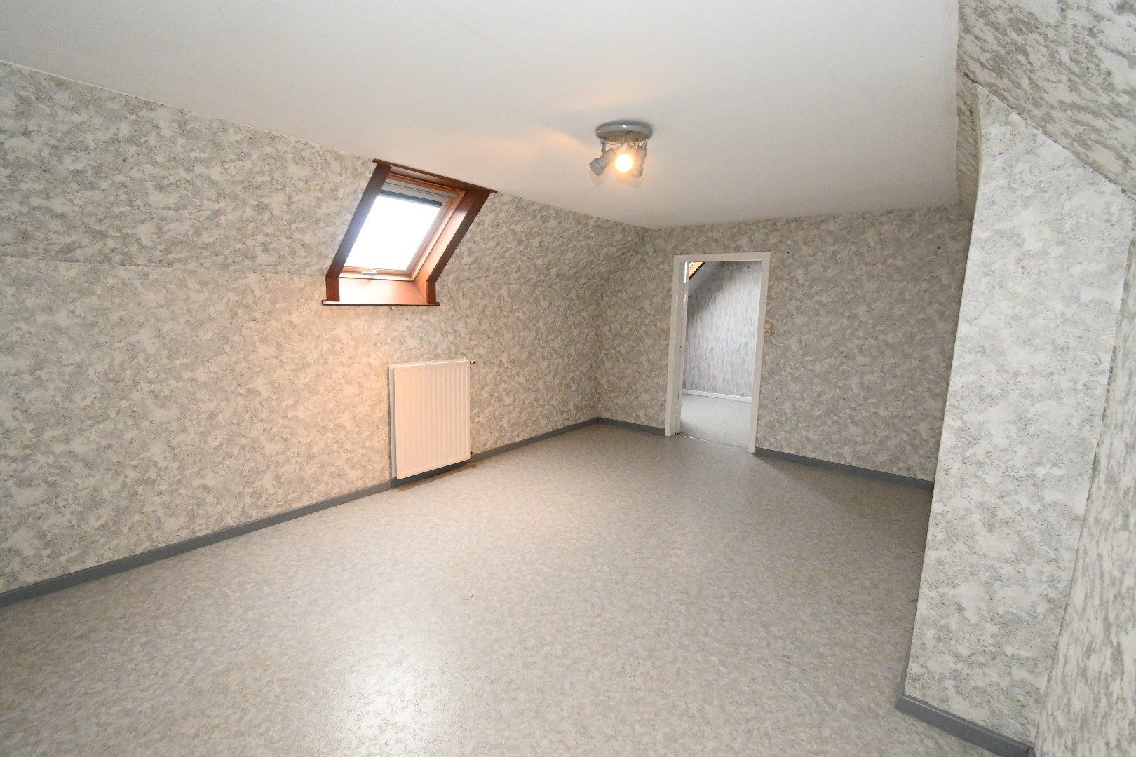 Alleenstaande woning met garage en tuin foto 25