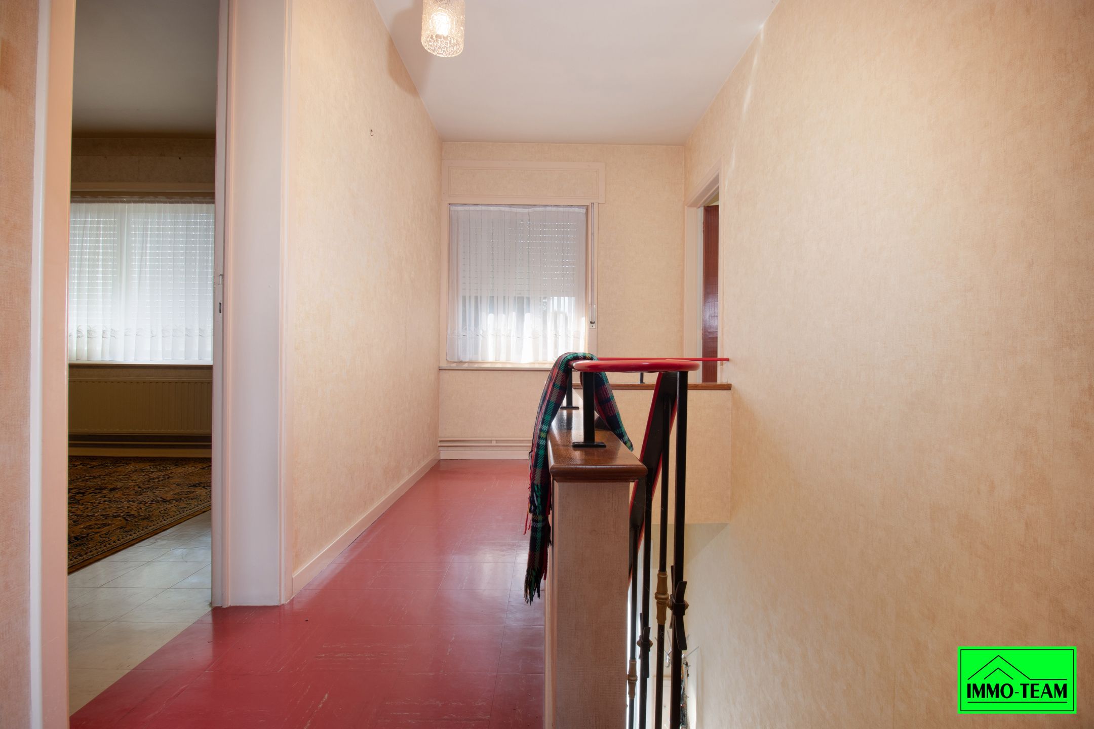 Solide op te frissen 2-gevelwoning met 4 slaapkamers foto 11