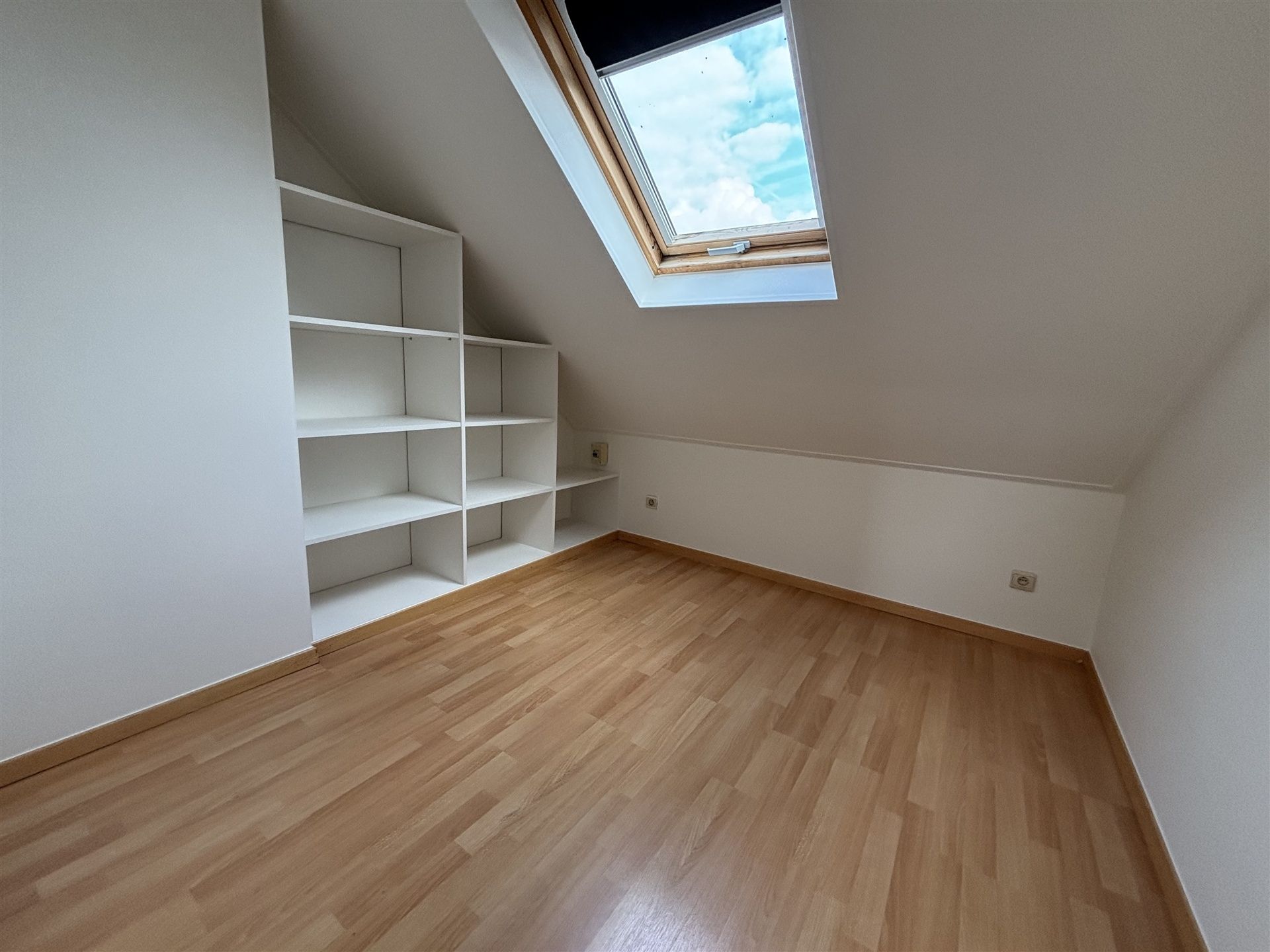 Duplex met 2 slaapkamers & 2 extra zolderkamers foto 19