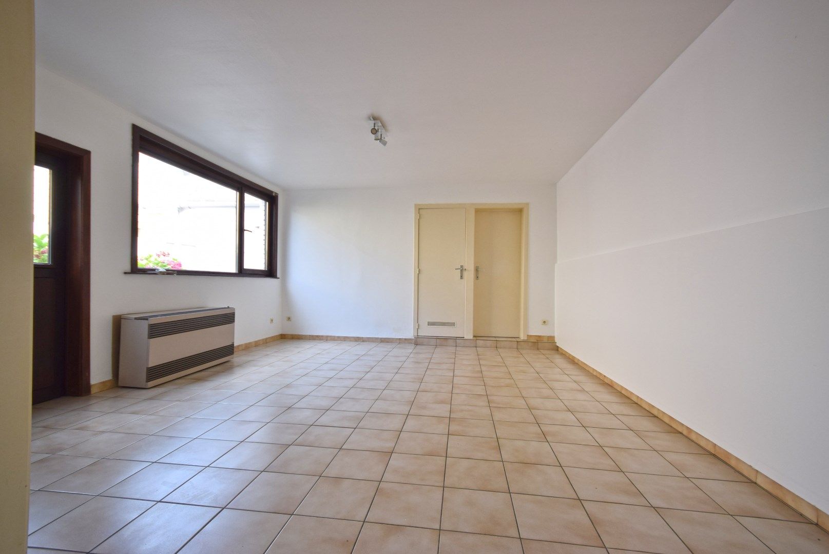 GELIJKVLOERS EENSLAAPKAMER APPARTEMENT foto 4