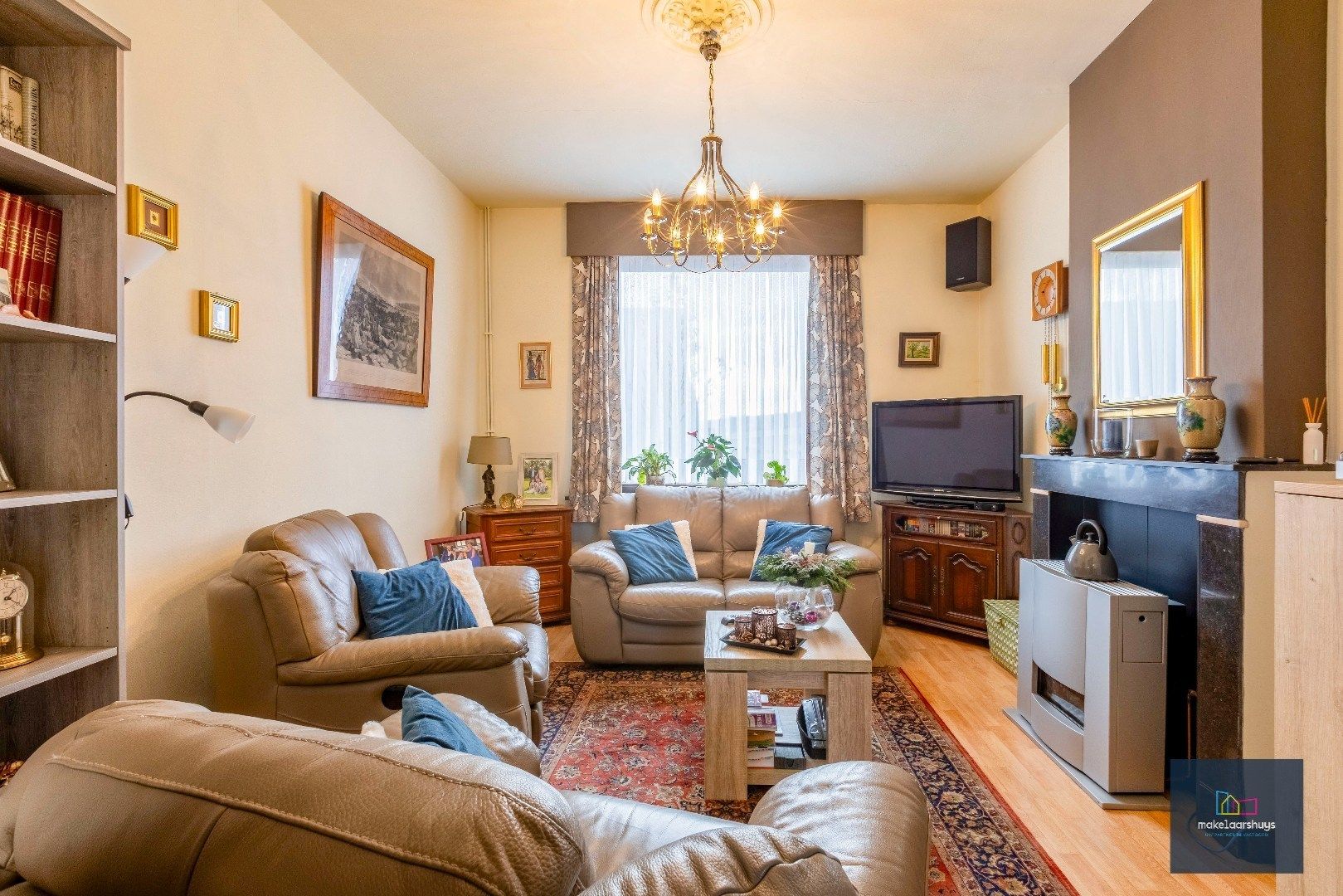 Verzorgde halfopen bebouwing met grote tuin en carport  foto 12