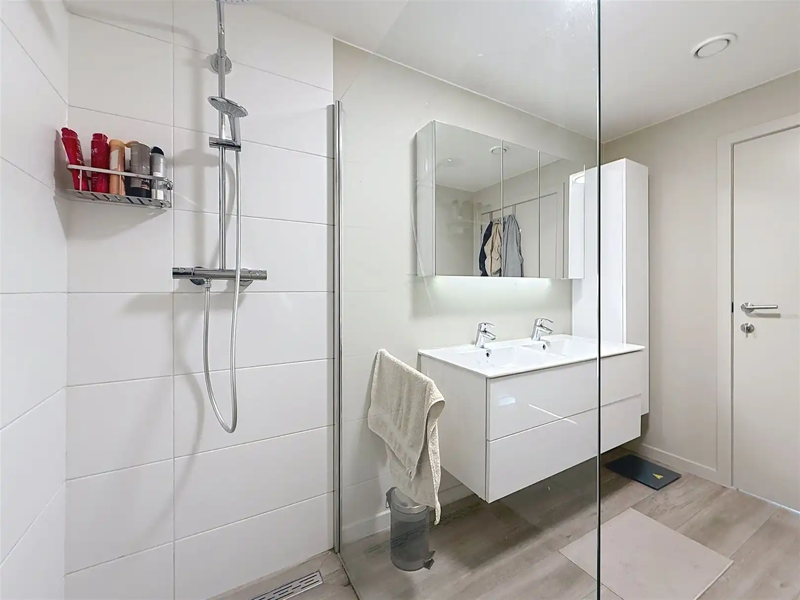 Instapklaar APP met terras, 2 slpks, kelder en autostpl foto 19