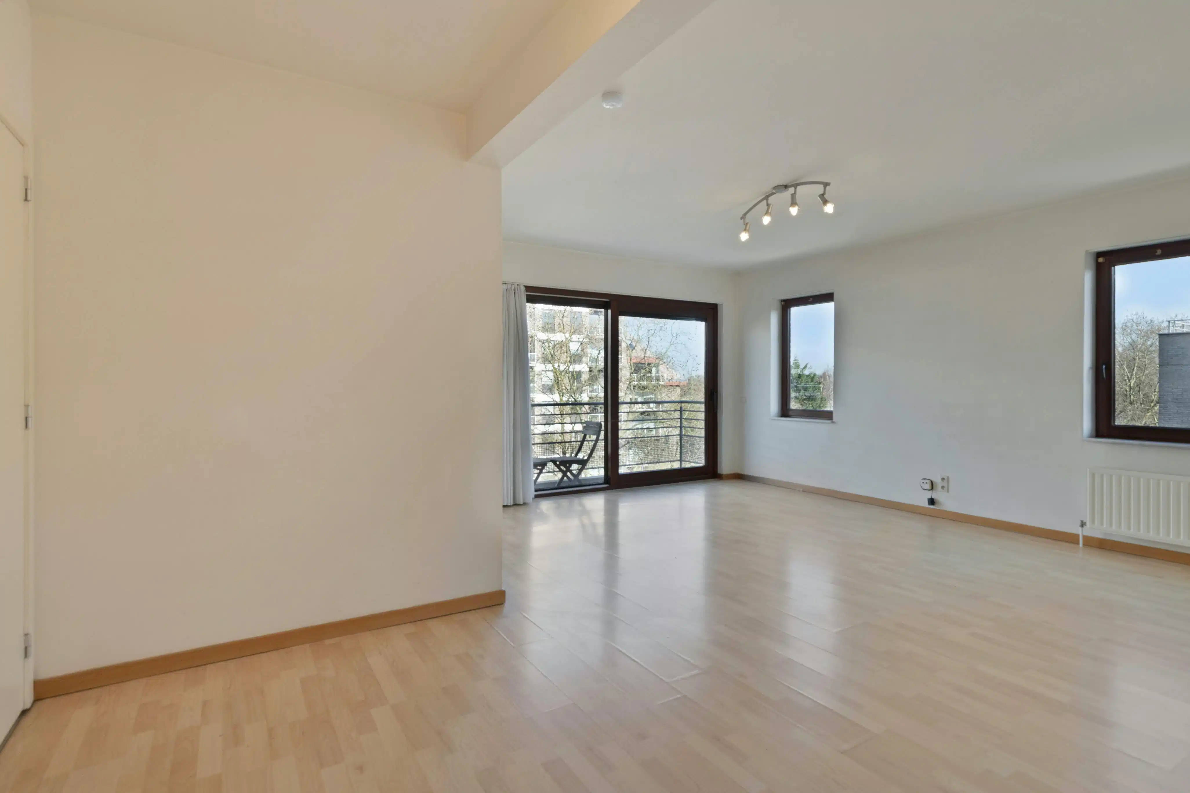 Lichtrijk appartement (78 m²) met twee slaapkamers in Evere foto 3