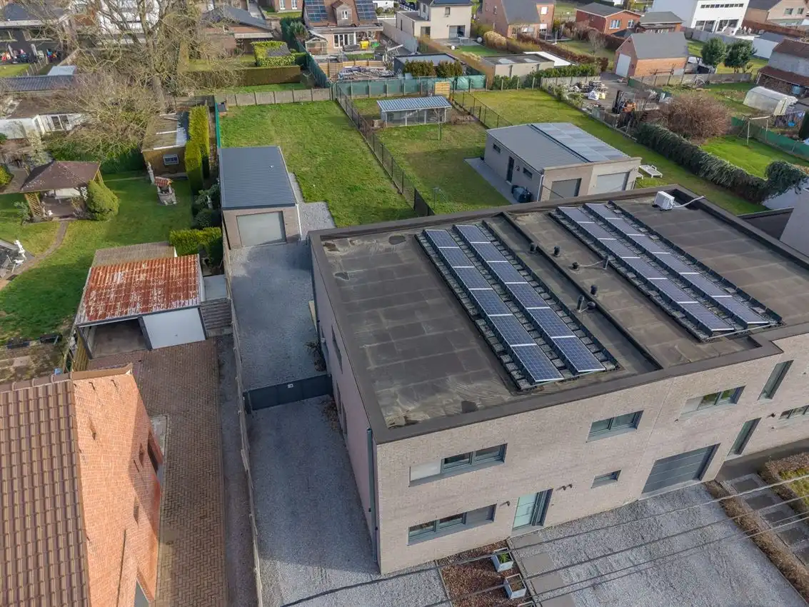 E28 | 2016/ Zonnepanelen | 3 slaapkamers | Grote tuin | Aparte garage | Nabij E314 en groen foto 48