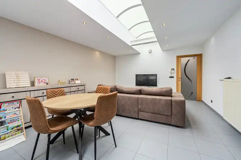 Roeselare : Instapklare, gerenoveerde rijwoning in hartje Roeselare! foto 5