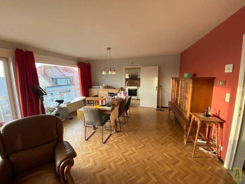 Zonnig en ruim appartement! foto 3