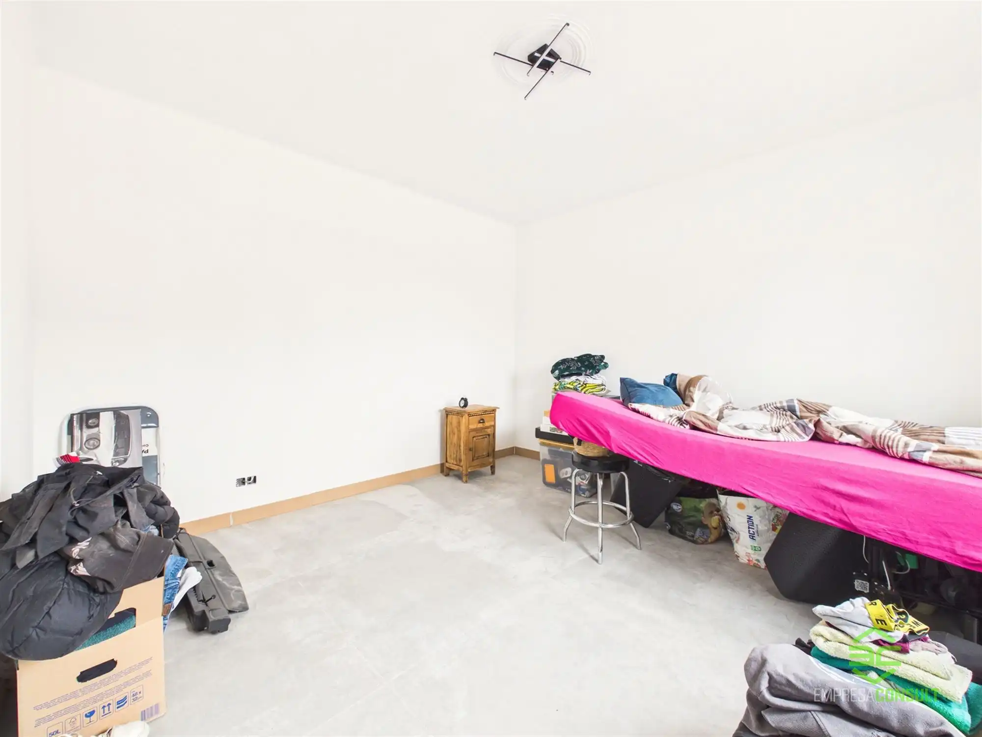 Deels gerenoveerde gezinswoning met 4 slpk op 8a84ca! foto 7