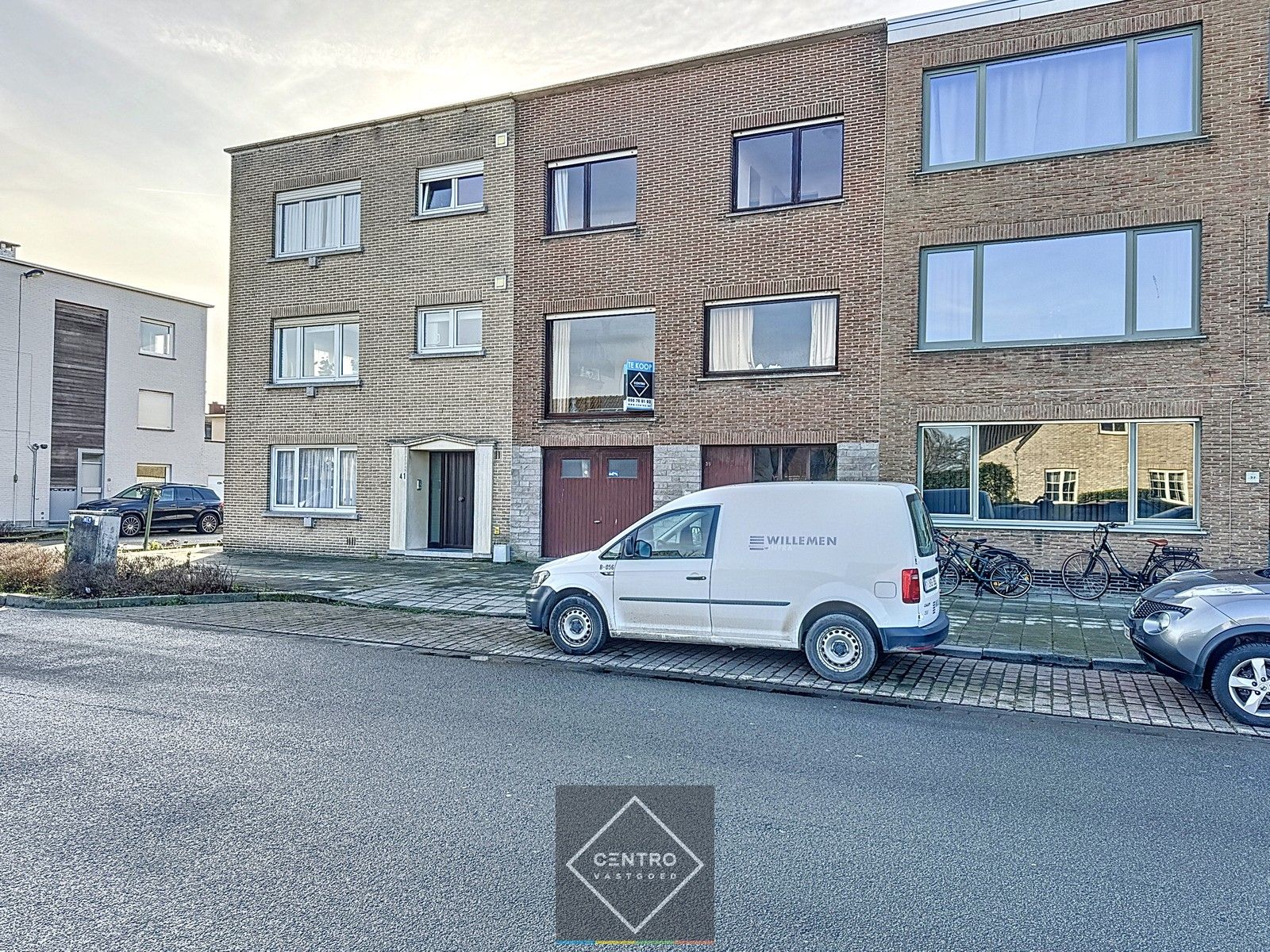 INTERESSANT gelegen woning met 4 slpks, garage én ZUIDger. tuin! foto 2