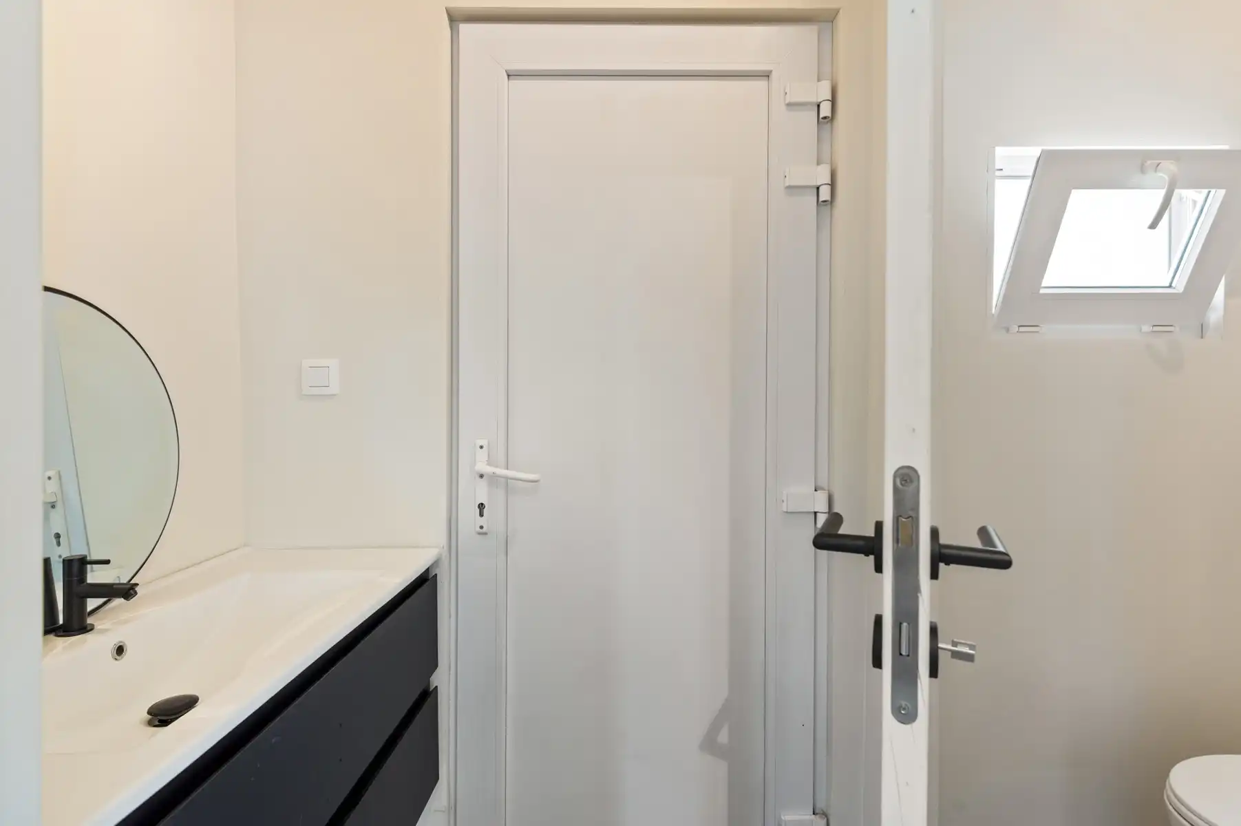 Gerenoveerde halfopen bebouwing nabij het centrum van Lier. foto 12