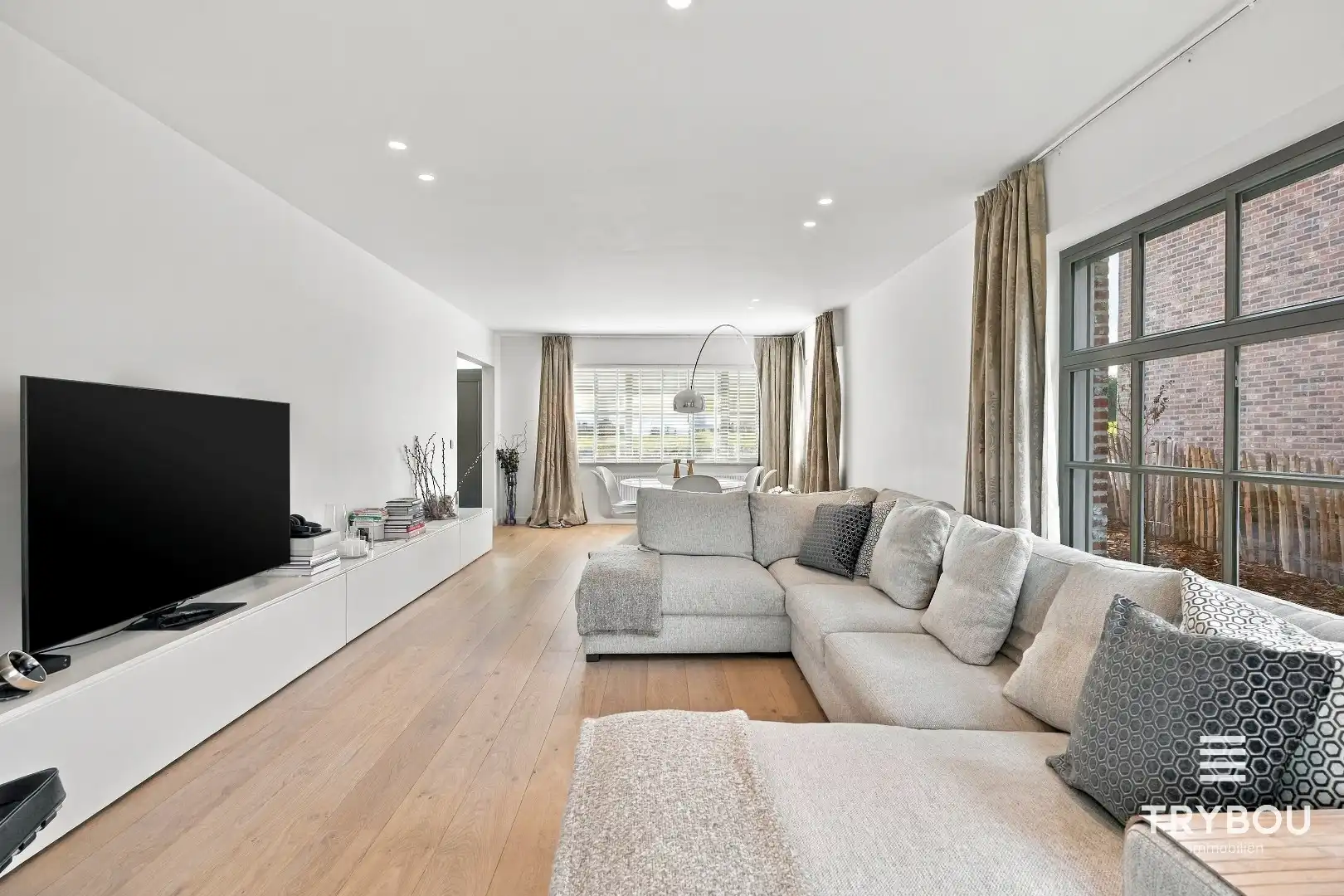 Alleenstaande luxueuze woning met 5 slaapkamers!  foto 7
