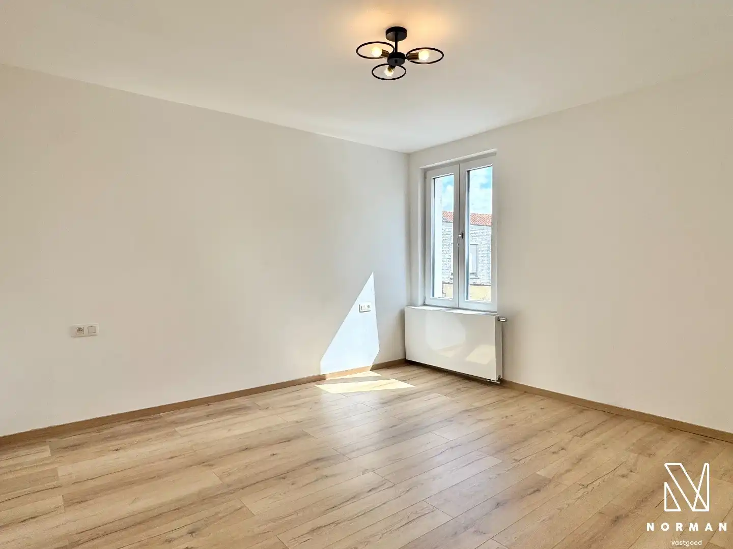 Grote woning met 4kamers, 2 badkamers,... foto 17
