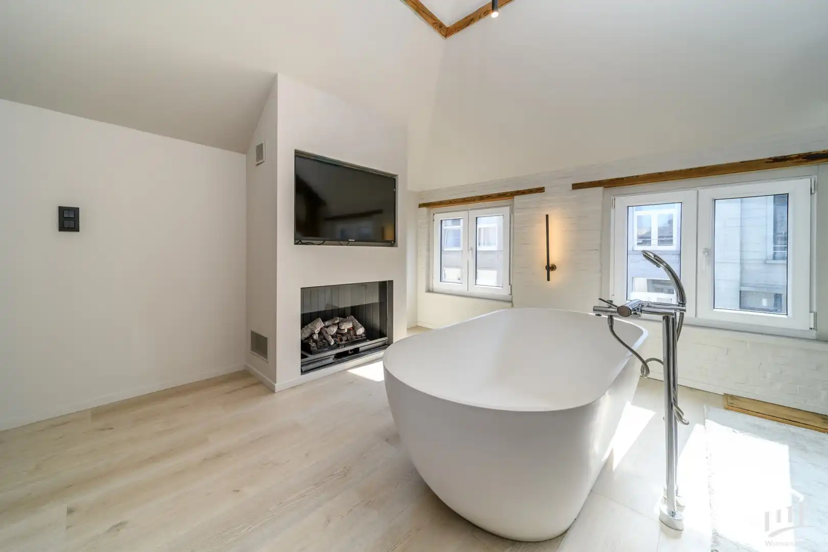 Unieke loftwoning met inpandige garage foto 13