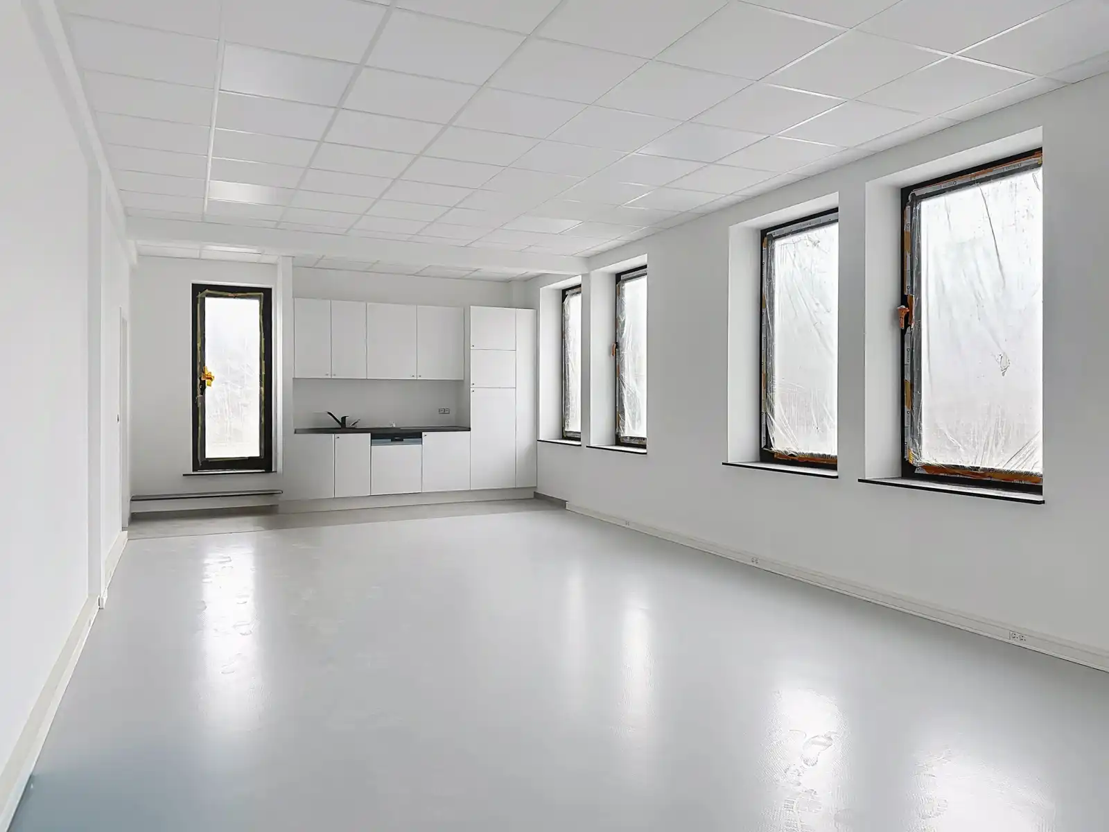 Activiteits- of opslagruimte op een toplocatie nabij de A12 foto 7