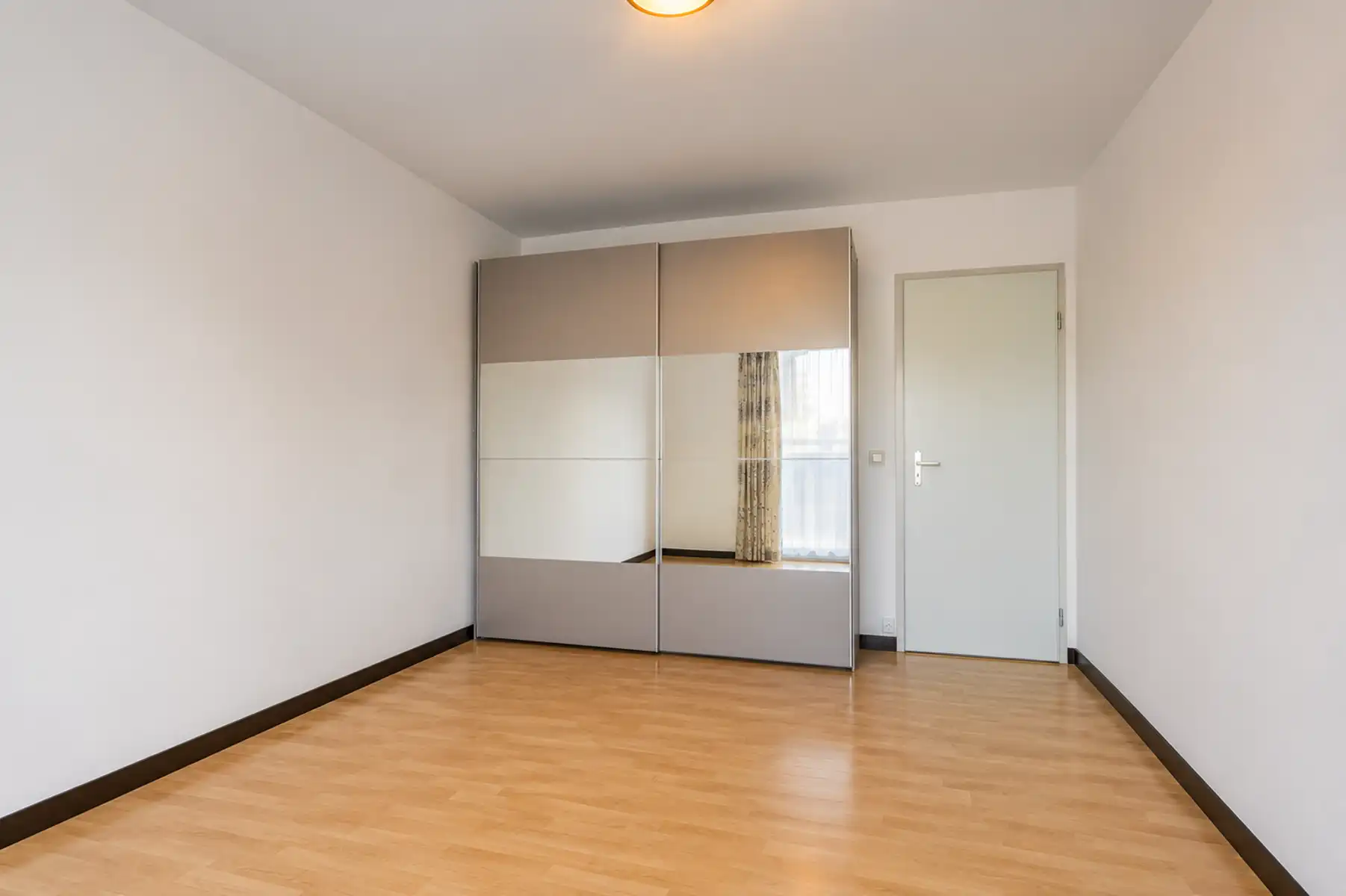 Ruim 3-slaapkamerappartement met terras foto 8