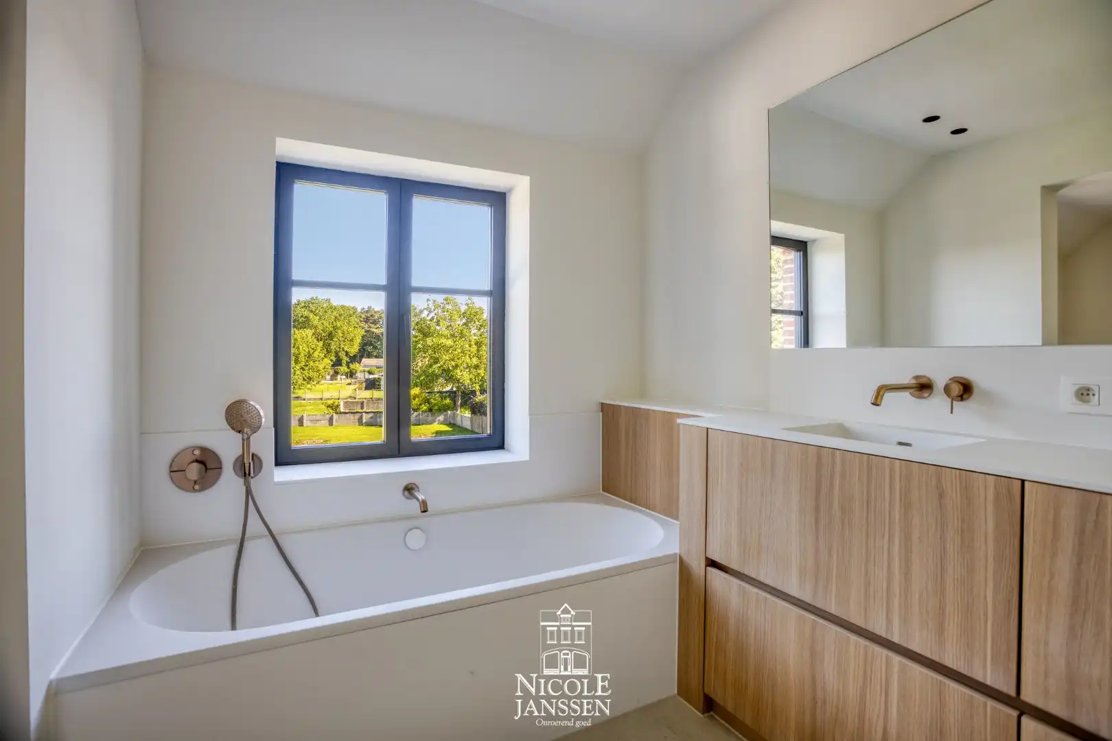 Nieuwbouwwoning van 194m² foto 15