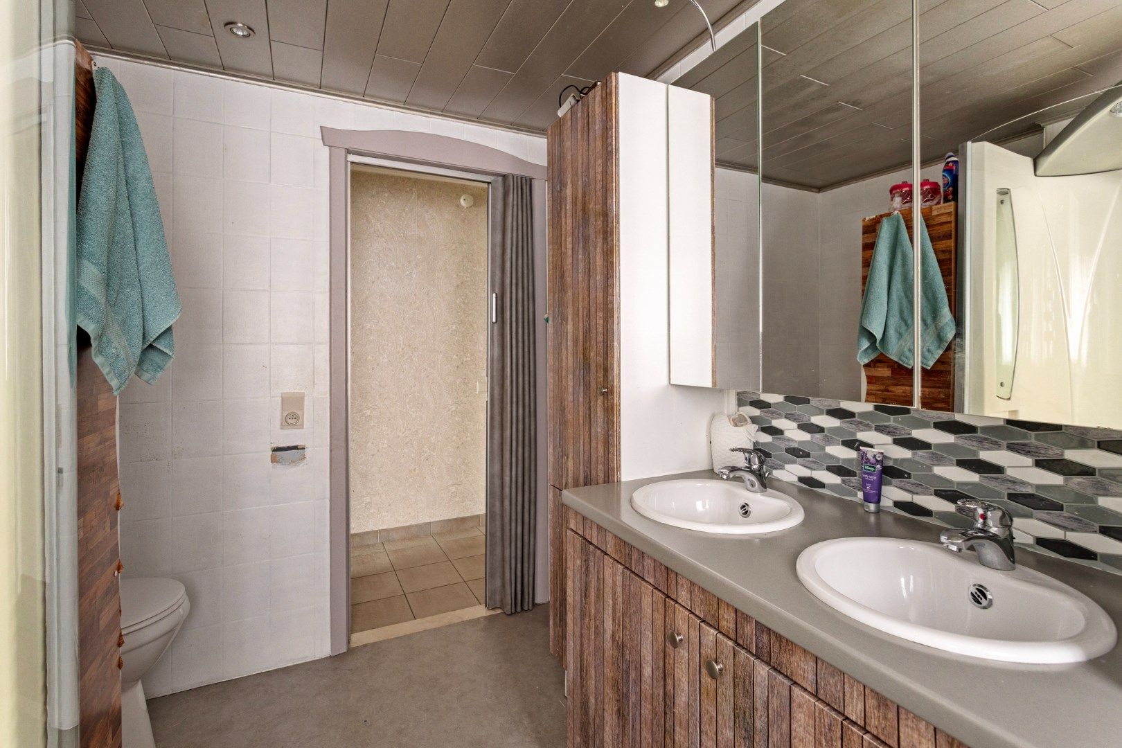 Verzorgde energetische en ruime gelijkvloerse woning ! foto 14