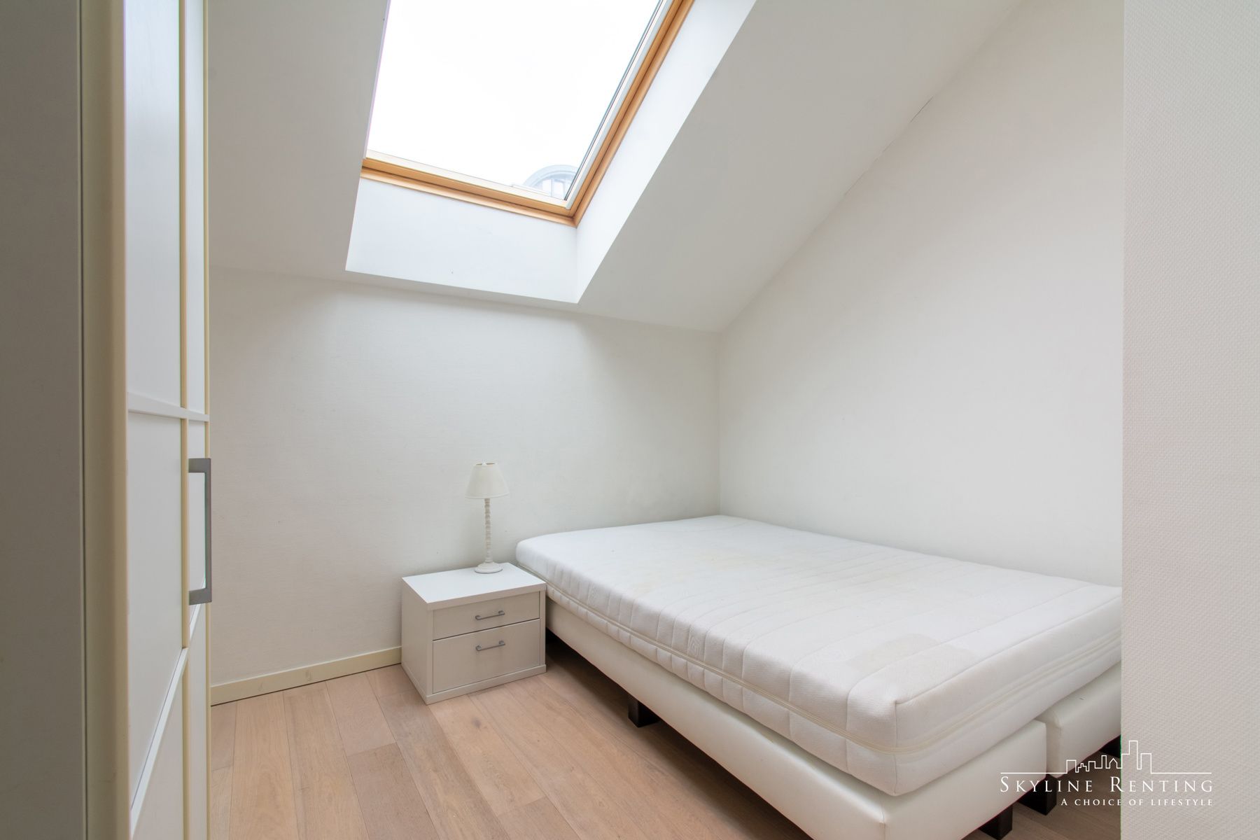  Mooi 2 verdieping appartement + 3K + terras (Europese wijk) foto 12