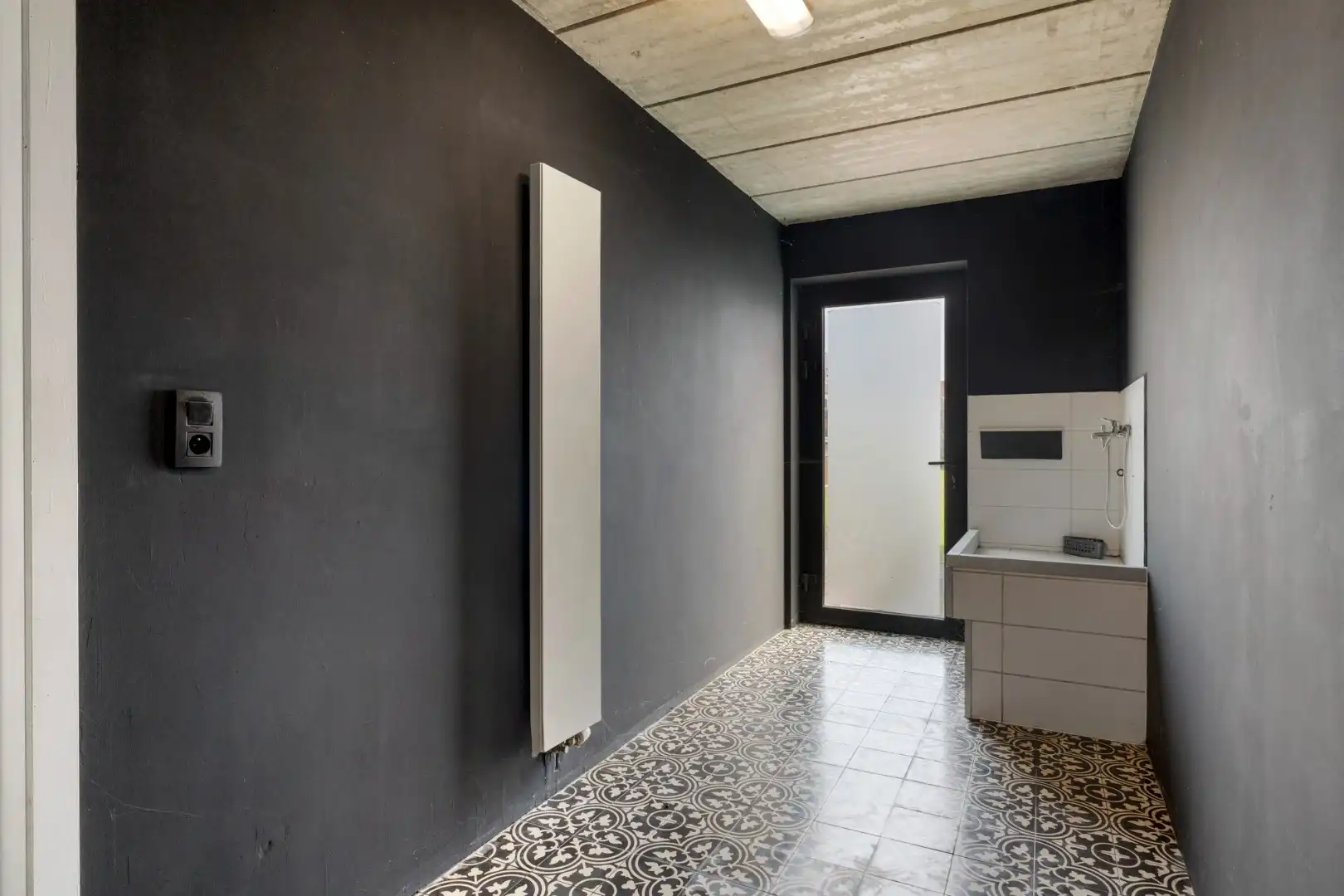 Recente, halfvrijstaande gezinswoning in een moderne bouwstijl op een perceel van 11a06ca! foto 9