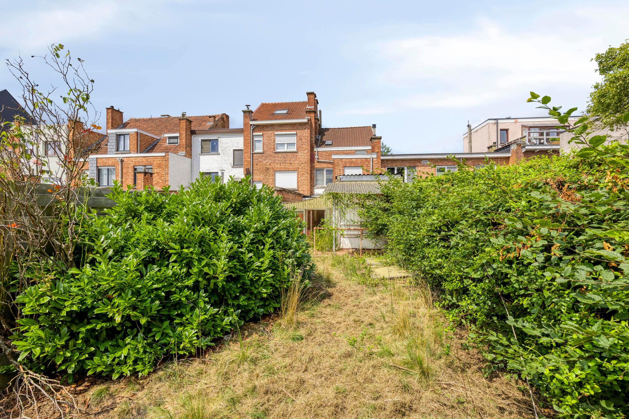 Te renoveren woning op een uitstekende locatie  foto 32