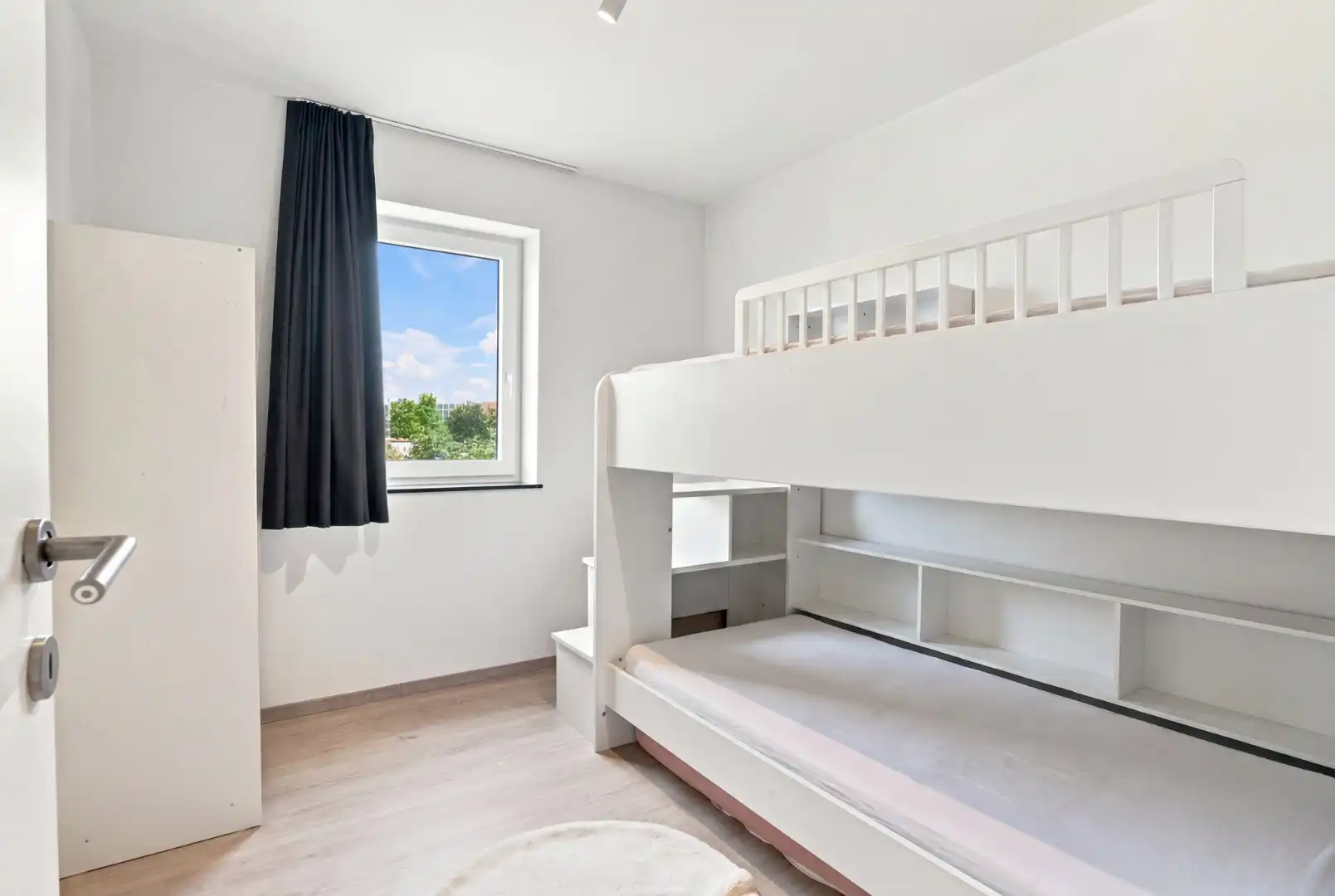 Recente woning (2023), met 3 slks, carport, tuin in een mooie buurt te Heule. foto 11