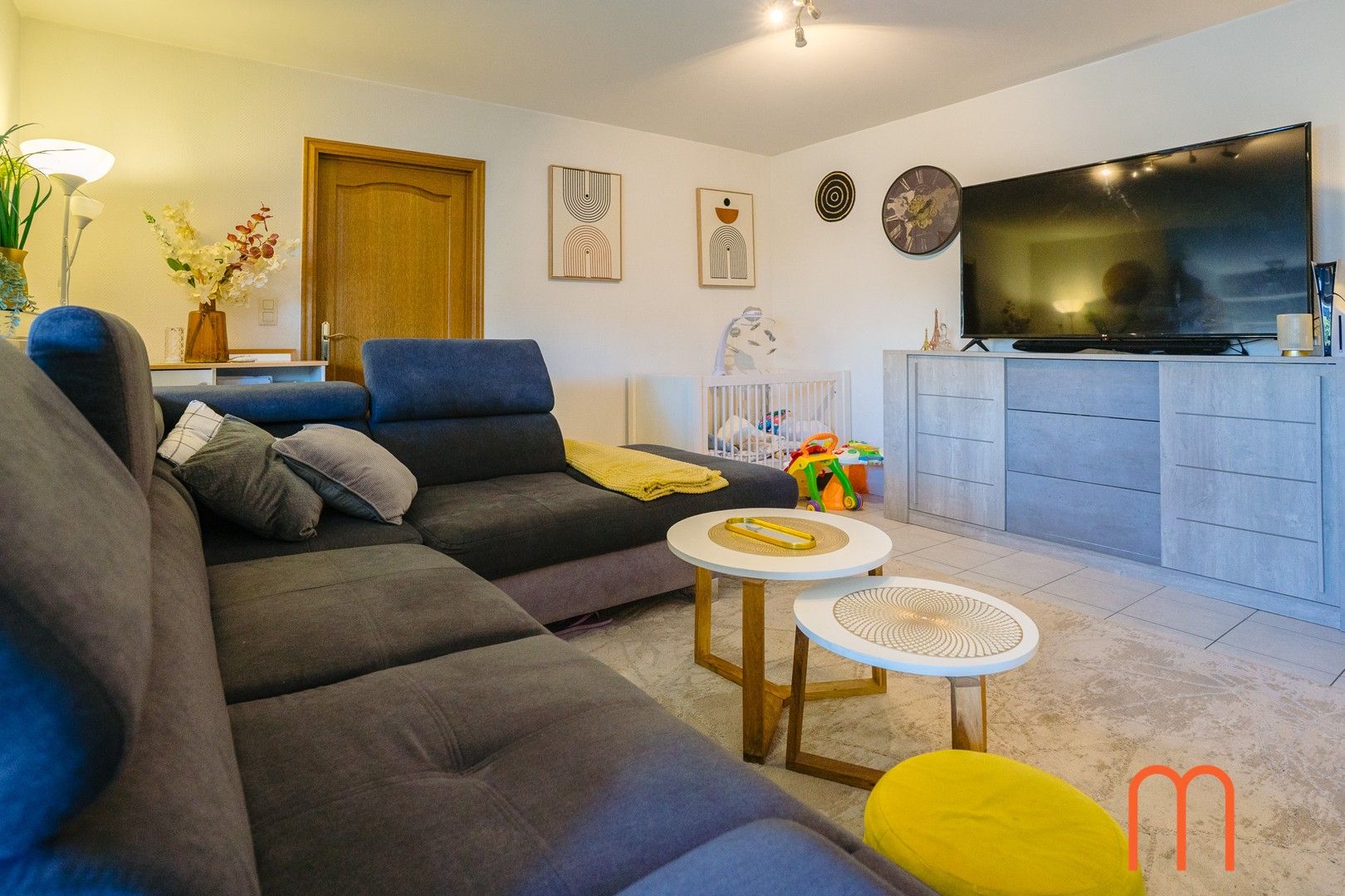 Instapklaar appartement met zicht op de Sint-Petrus-en-Pauluskerk – centrum Oostende. foto 6