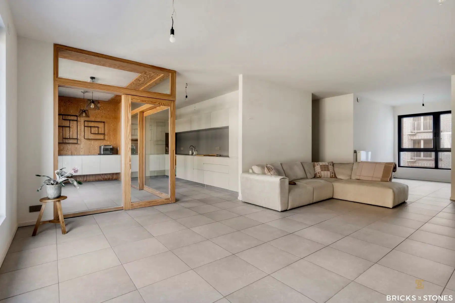 Appartement met 2 slaapkamers en parking in Cadixwijk foto 4