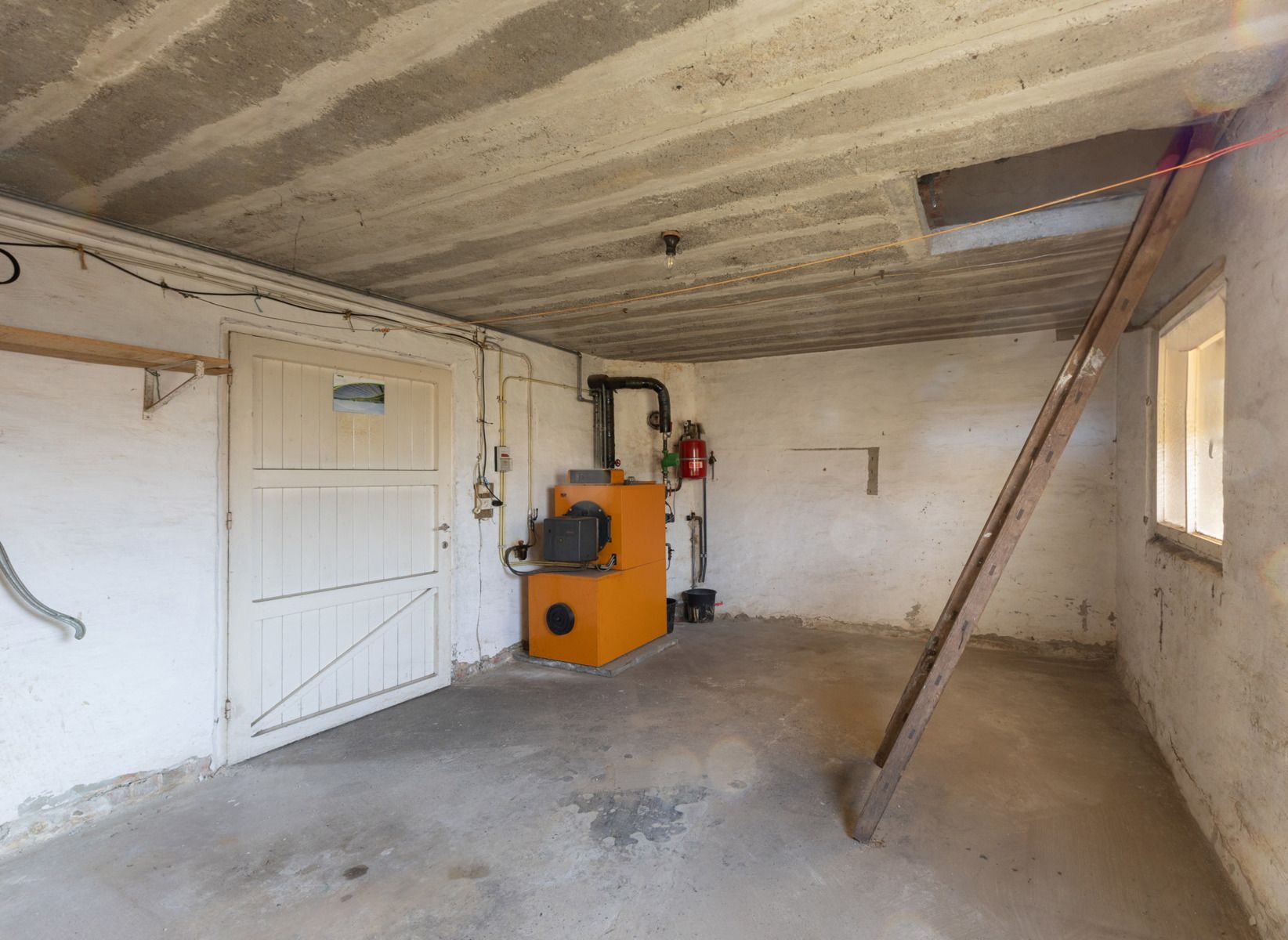 Gezinswoning met grote tuin in groene omgeving foto 22