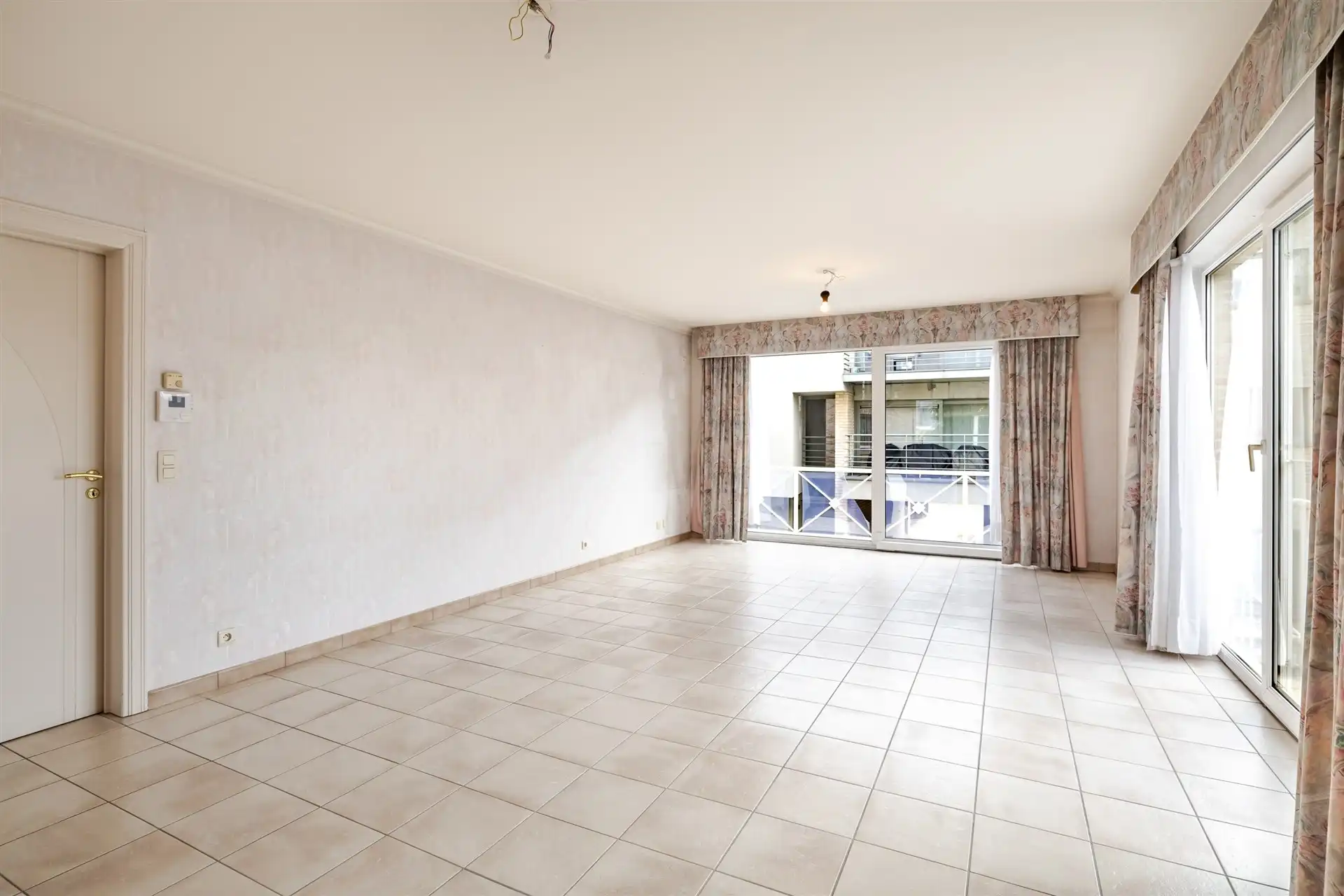 Ruim app met 2 slks, dubbel terras en garage foto 4