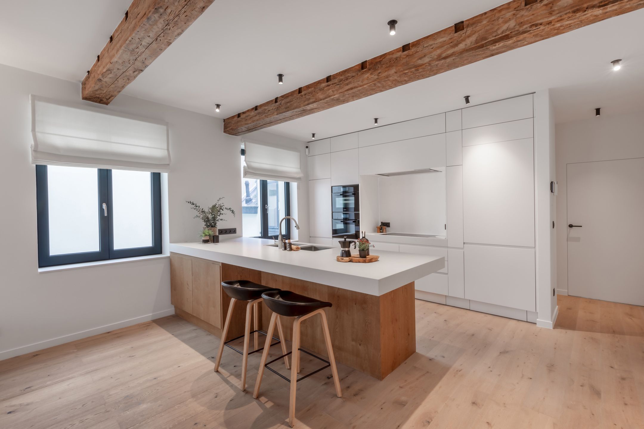 Penthouse met zeer ruim terras( 30m²), privé lift en spa foto 10