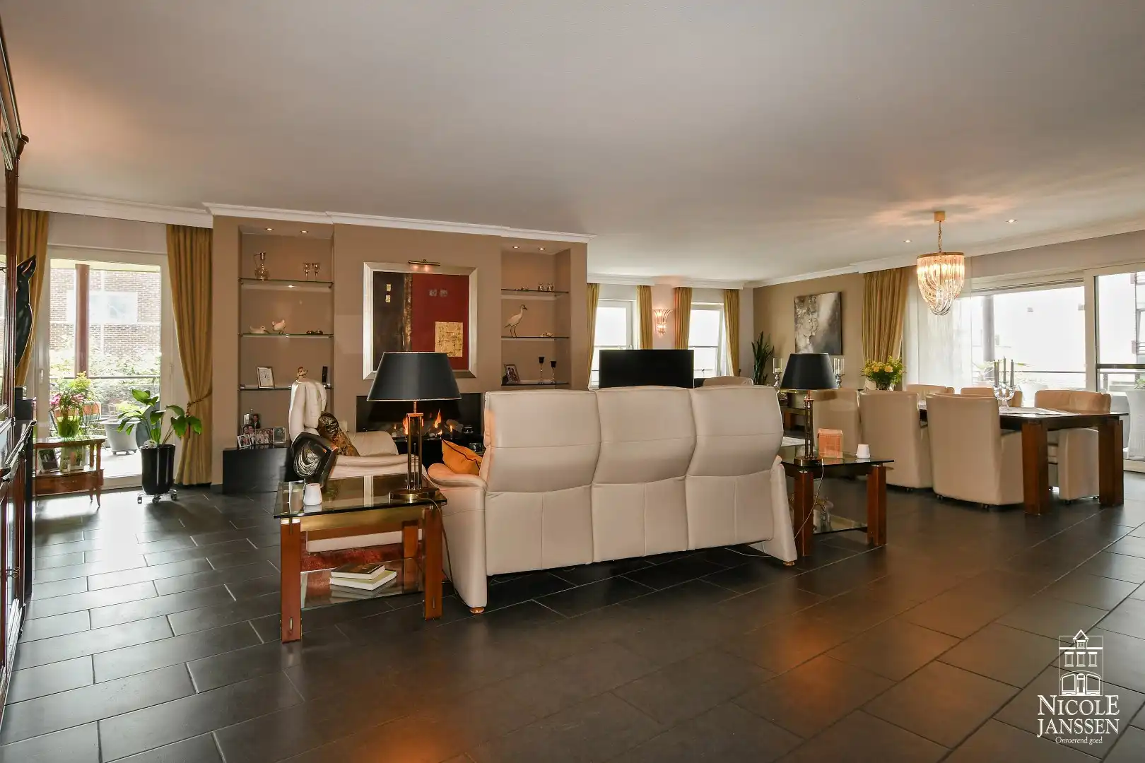 Ruim en luxueus appartement van 190m² met twee mooie terrassen en garage foto 7
