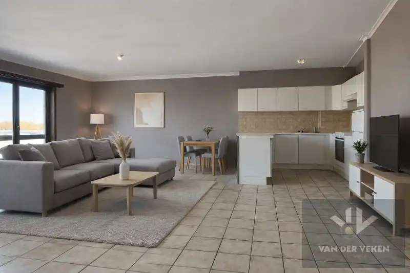 RIANT APPARTEMENT MET WEIDS ZICHT AAN HET CENTRUM foto 5