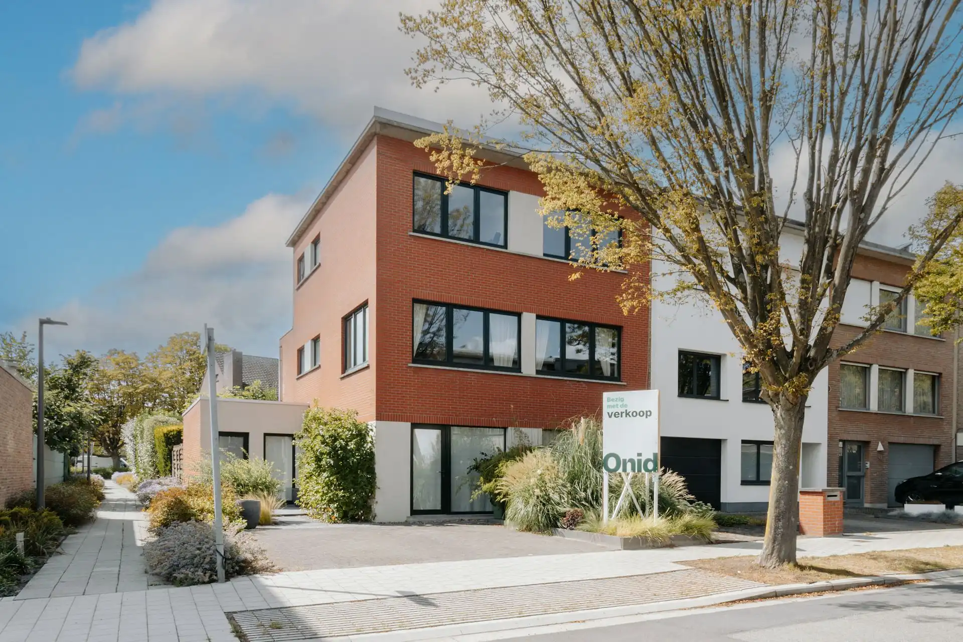 Instapklare woning in gegeerde woonwijk foto {{pictureIndex}}